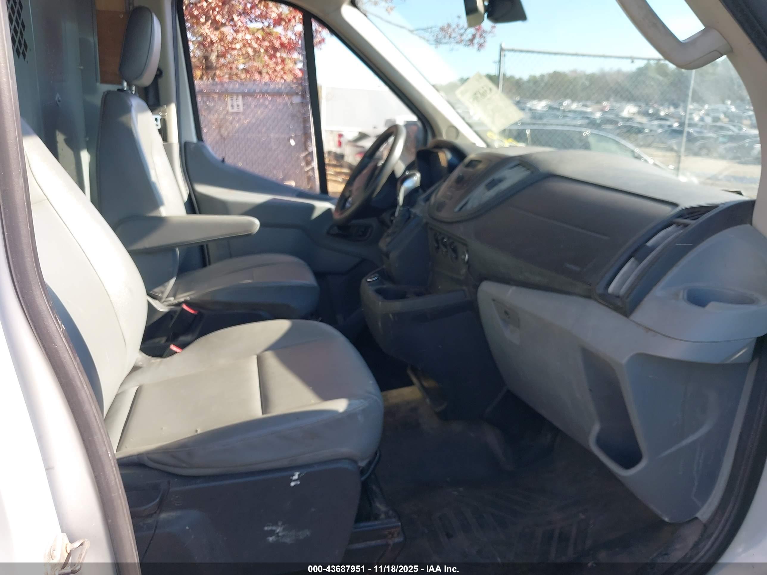 FORD TRANSIT-250 image 5