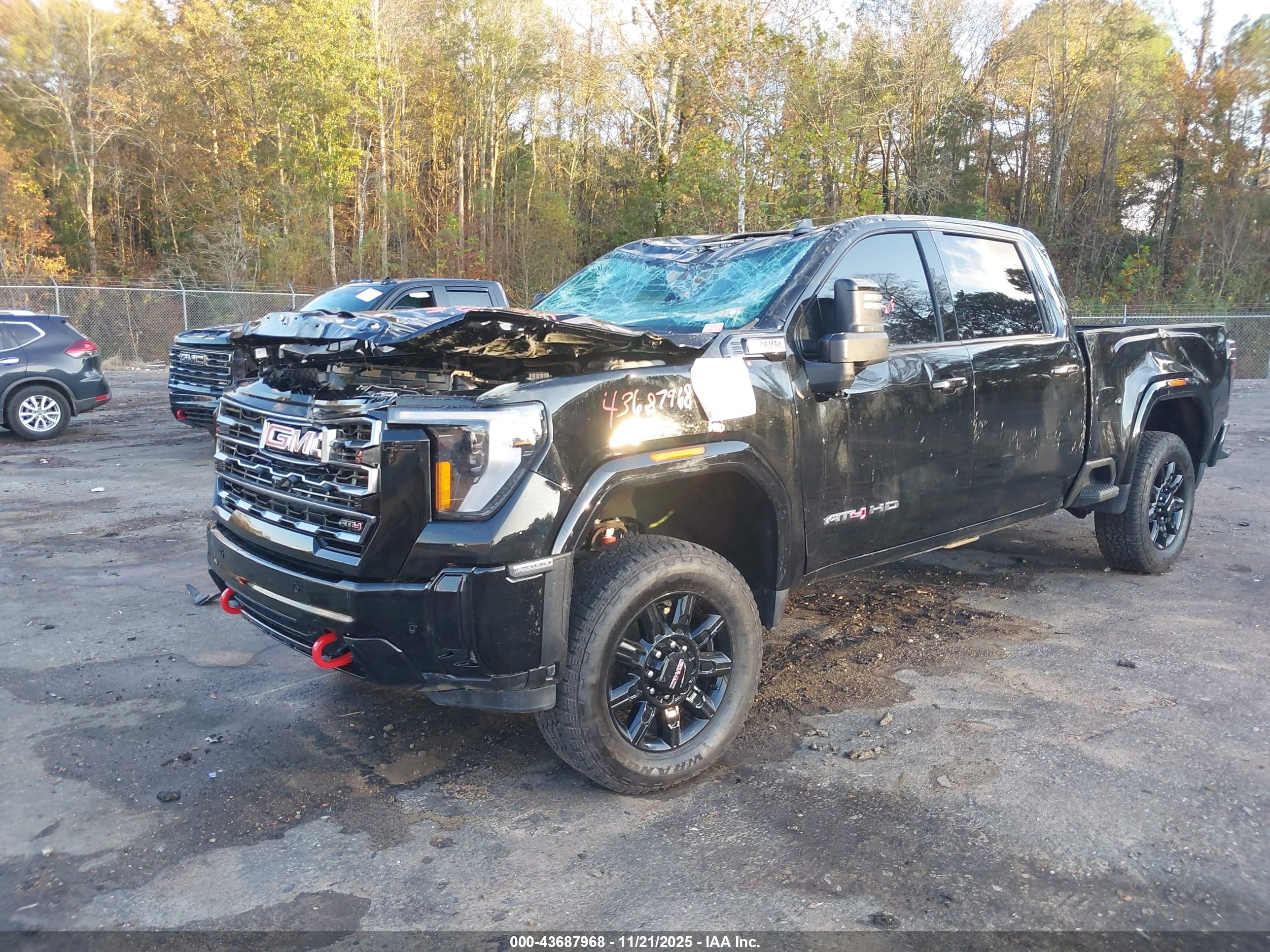GMC SIERRA image 2