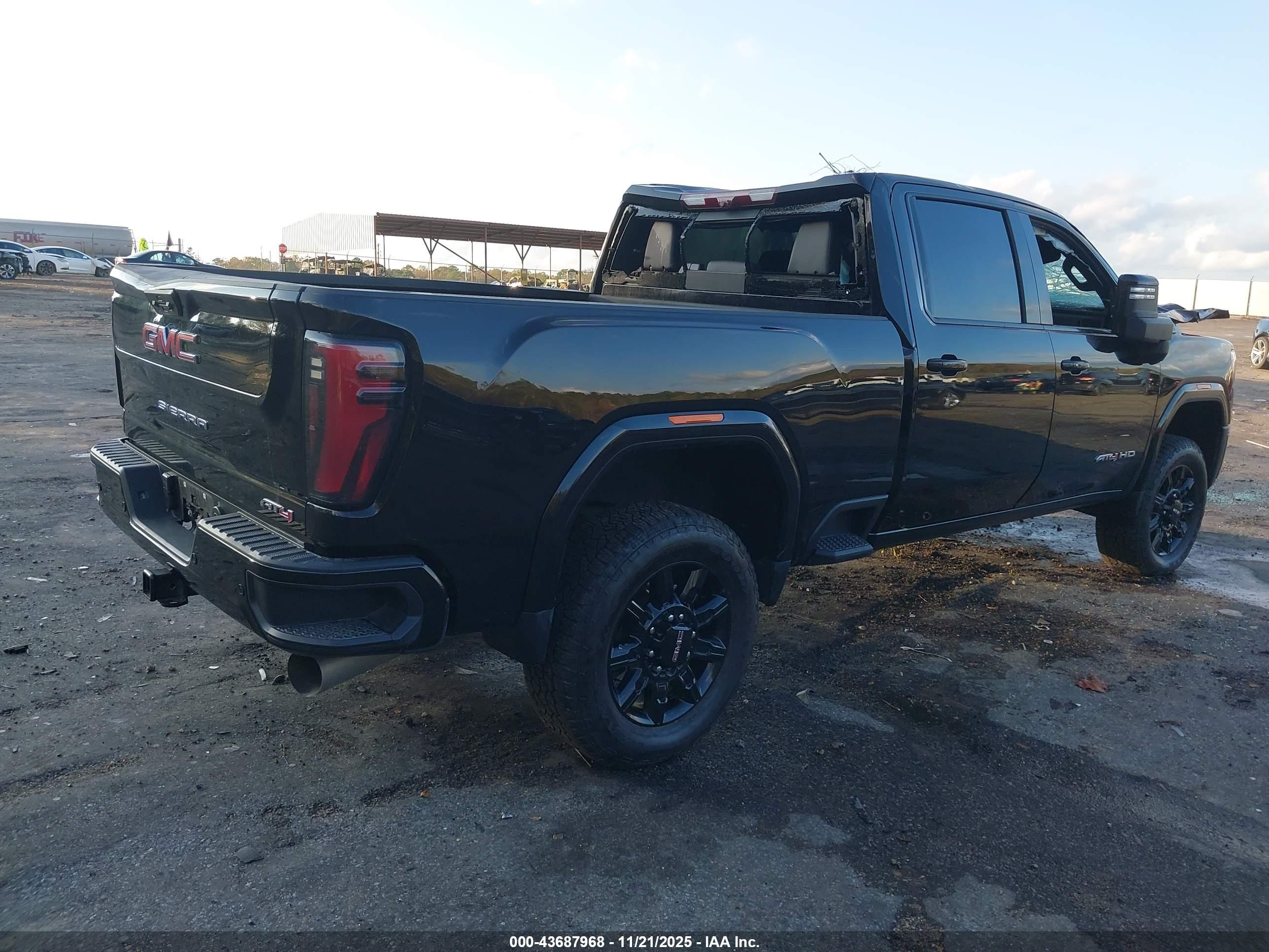 GMC SIERRA image 4