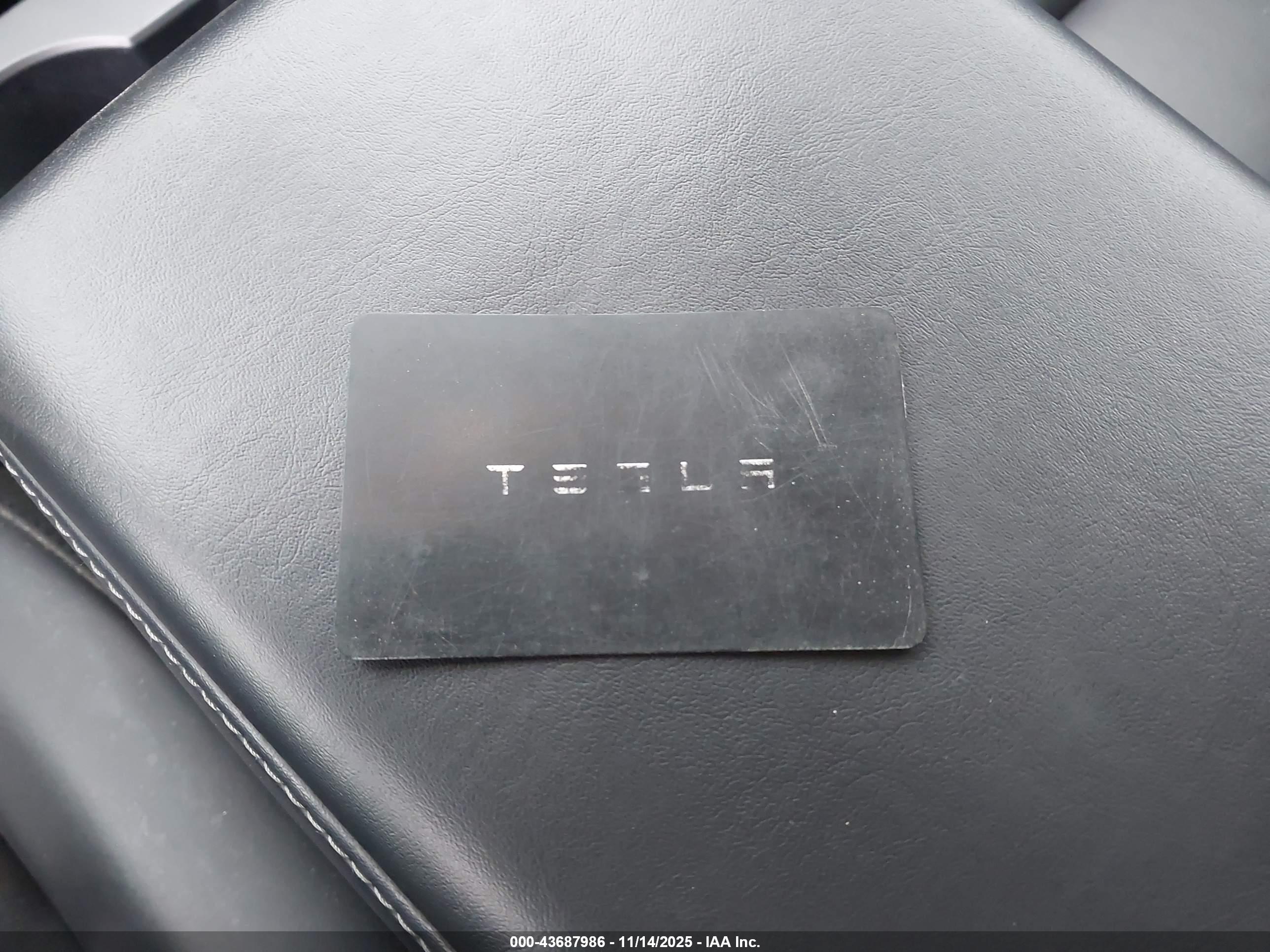 TESLA MODEL image 11