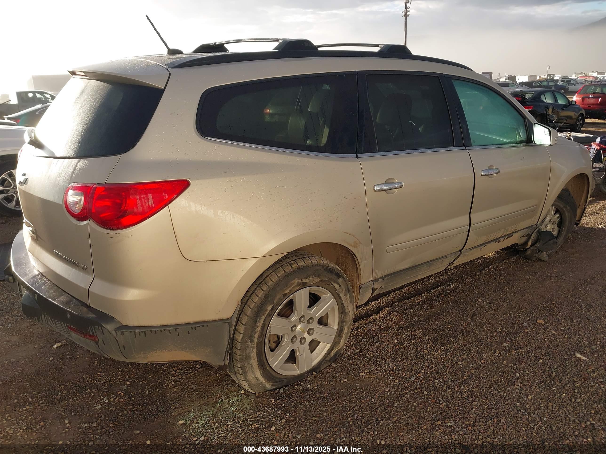 CHEVROLET TRAVERSE image 4