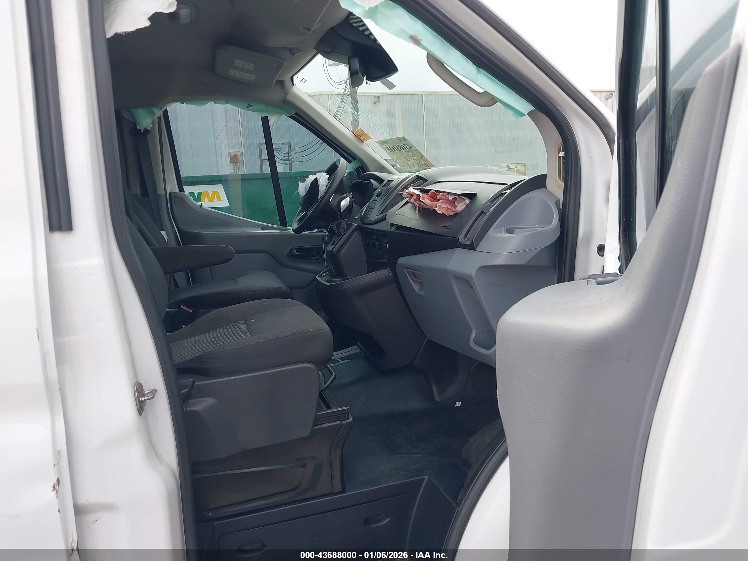 FORD TRANSIT-250 image 5
