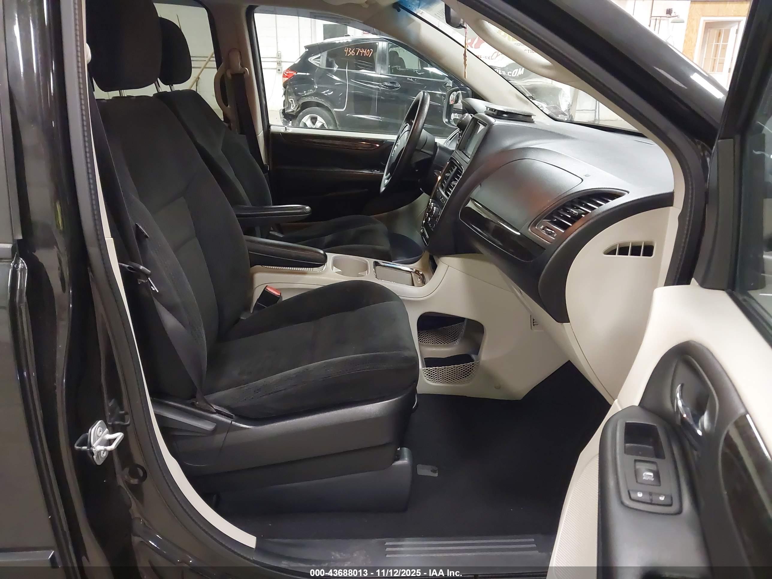 DODGE GRAND image 5