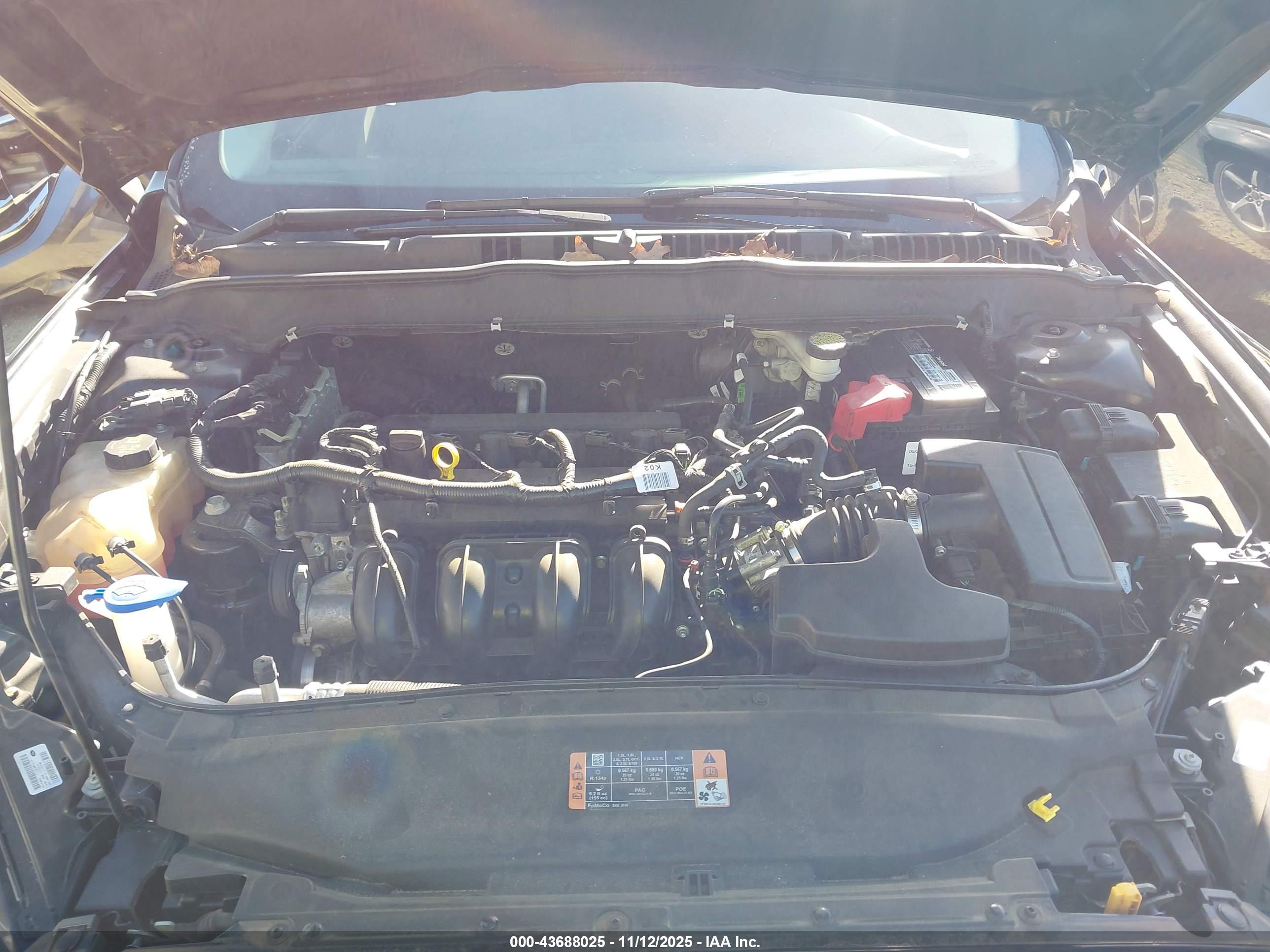 FORD FUSION image 10