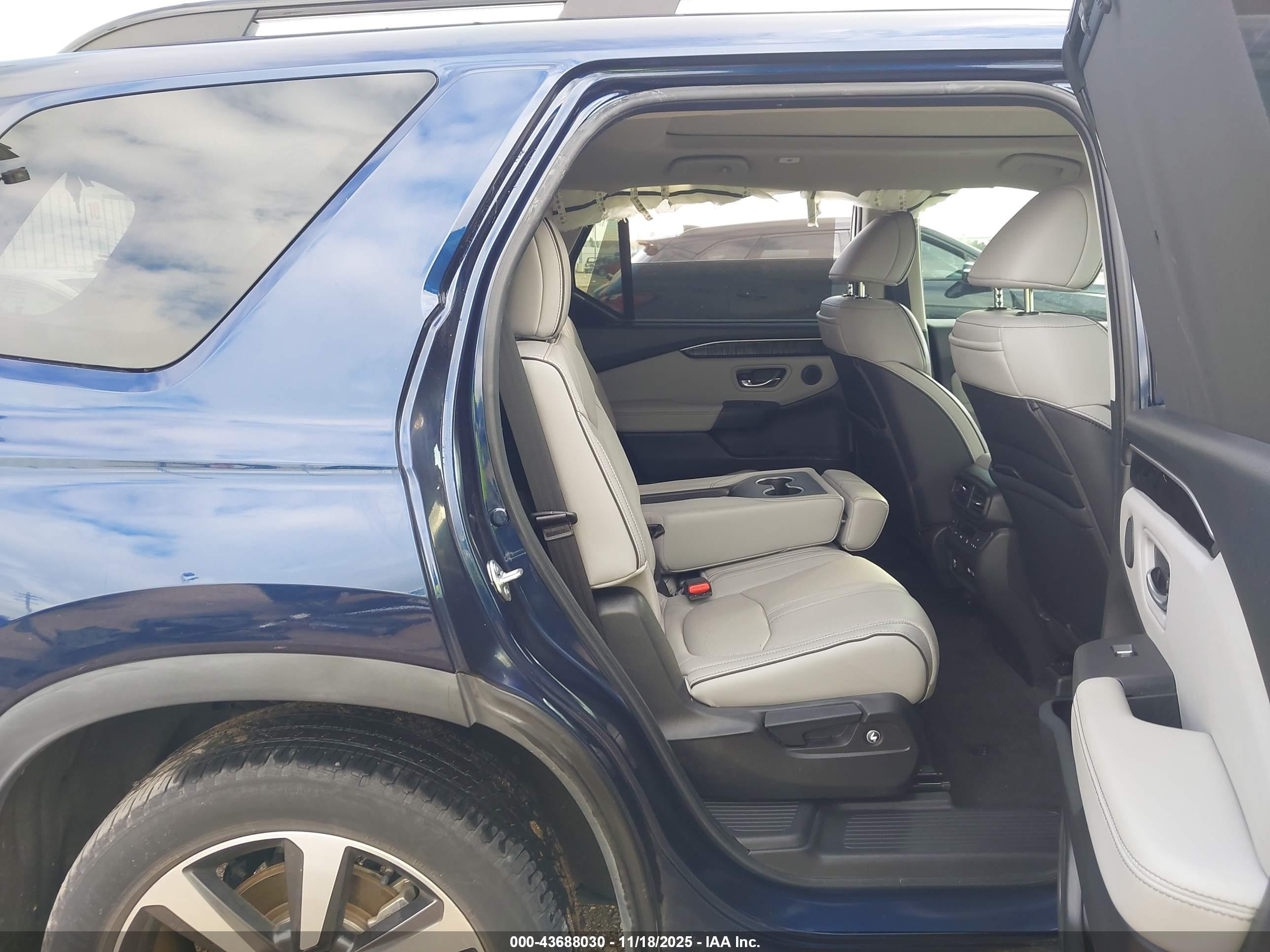 HONDA PILOT image 8