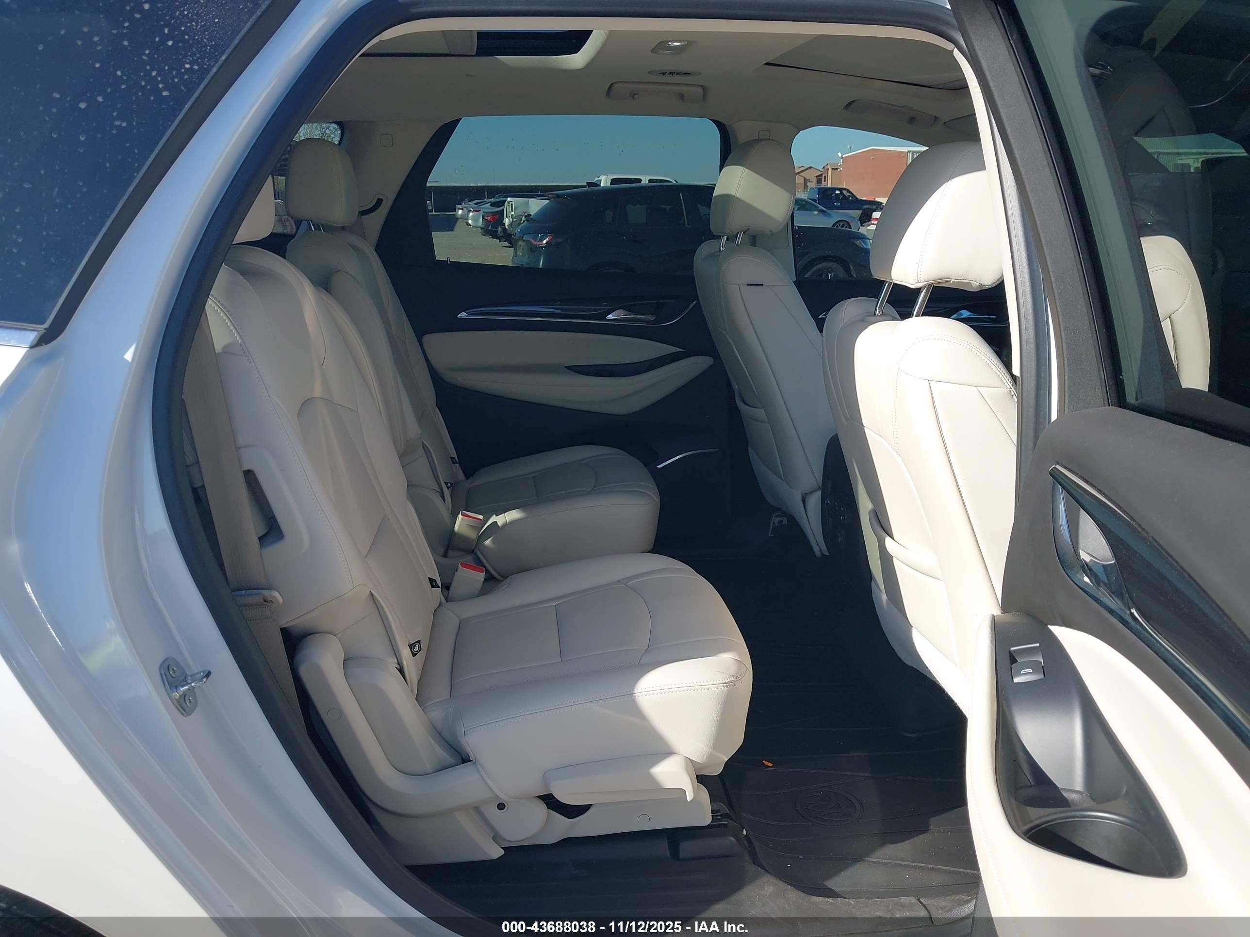 BUICK ENCLAVE image 8