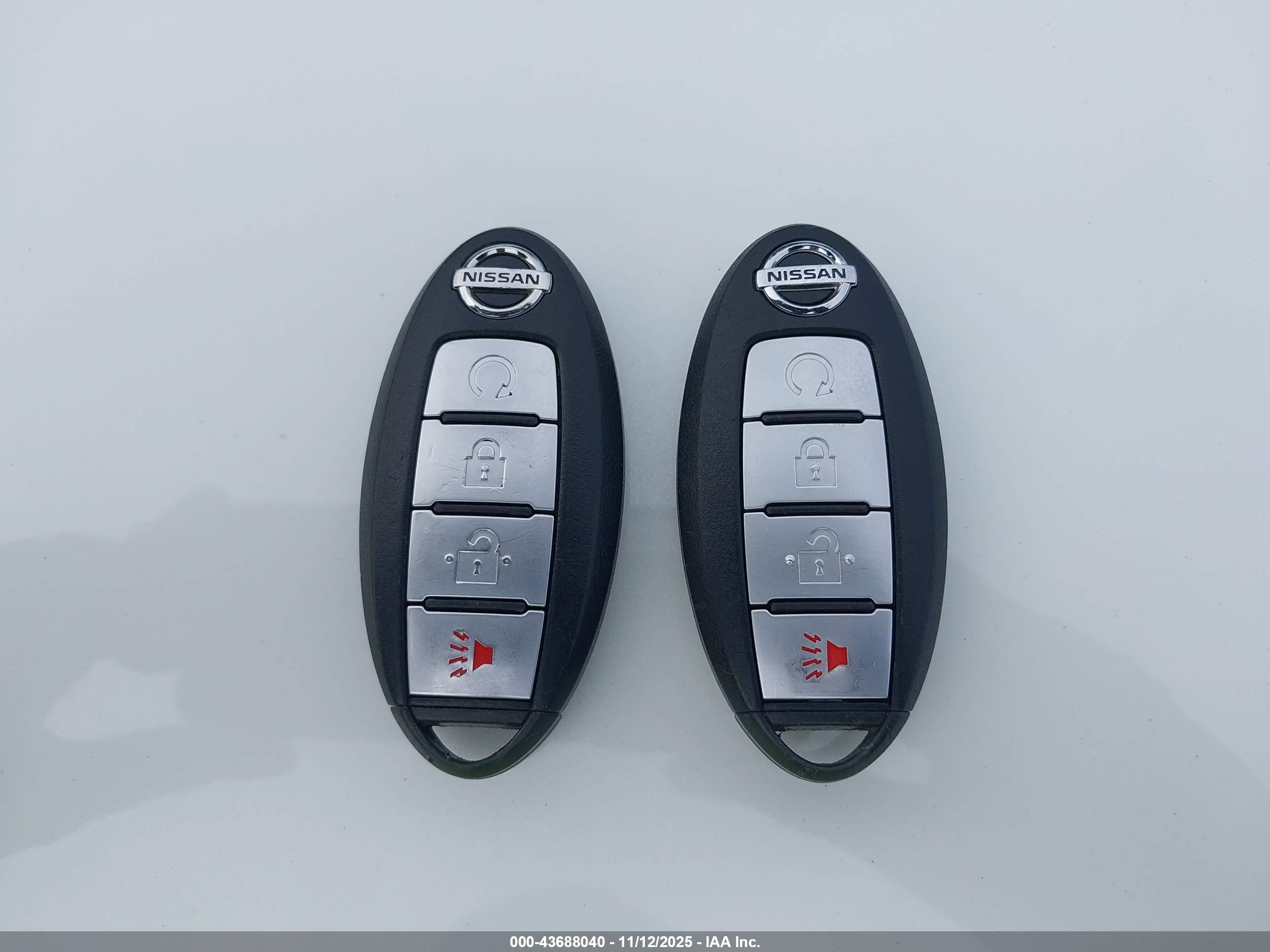 NISSAN TITAN image 11