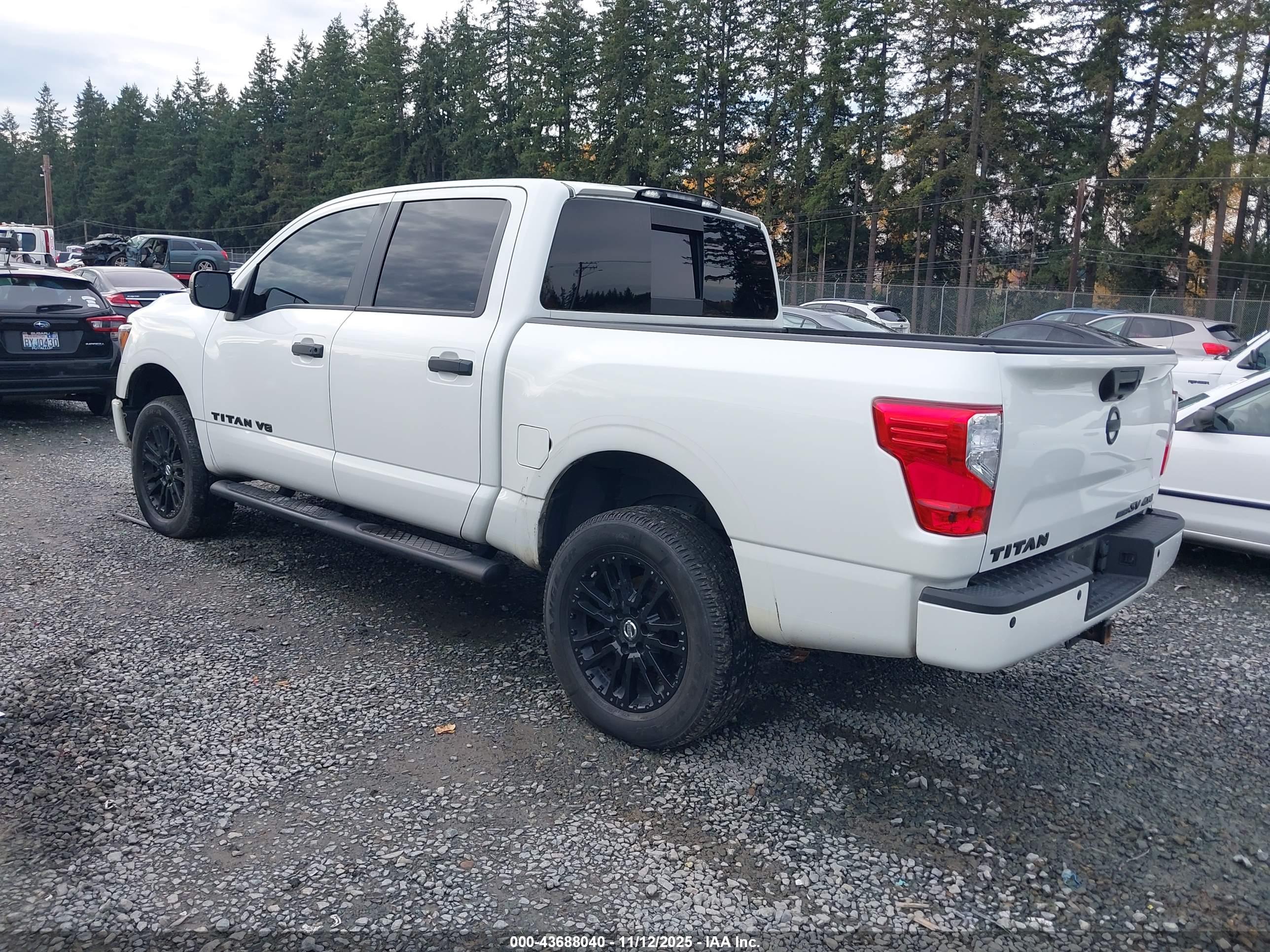 NISSAN TITAN image 3