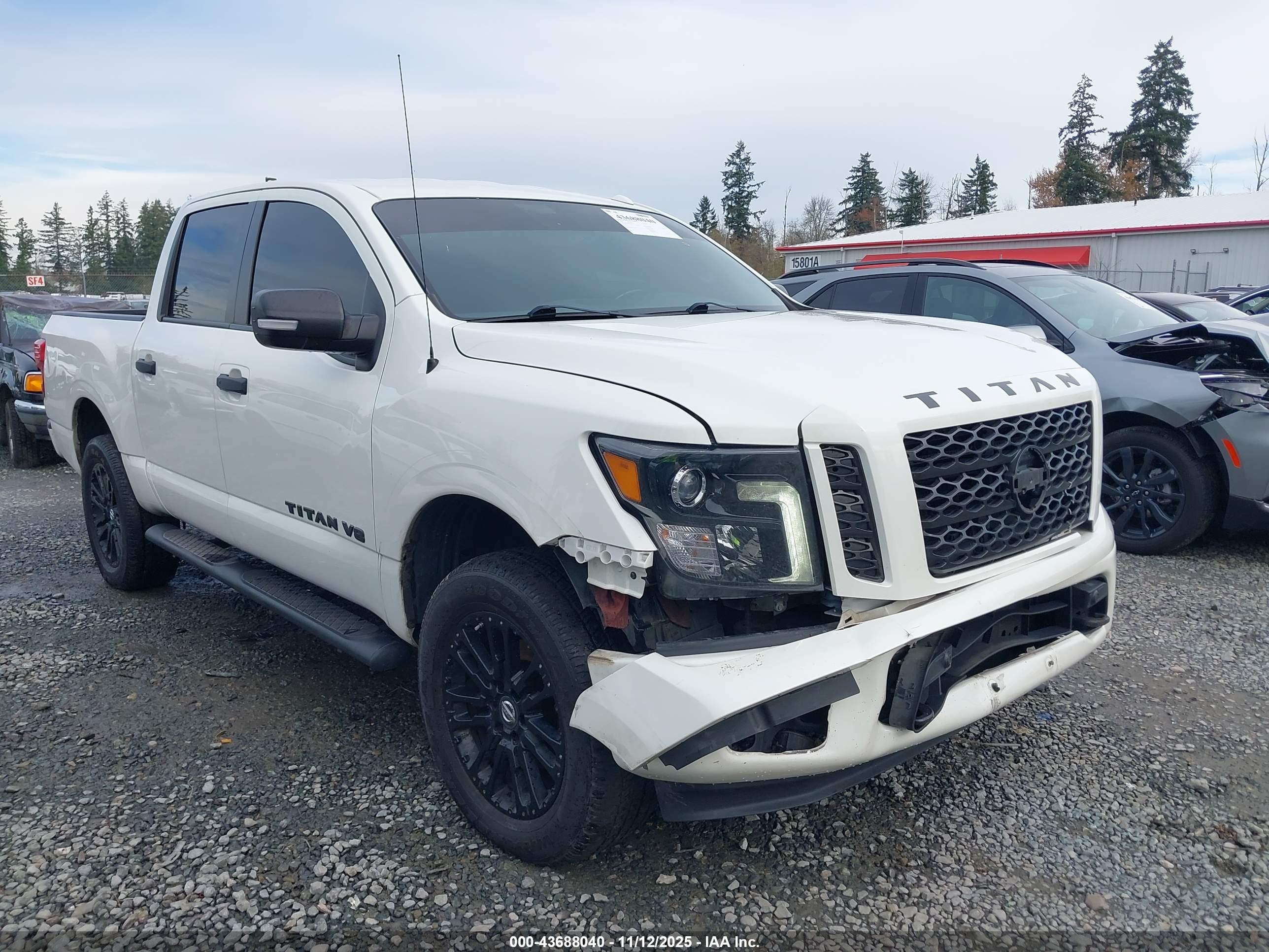 NISSAN TITAN image 6