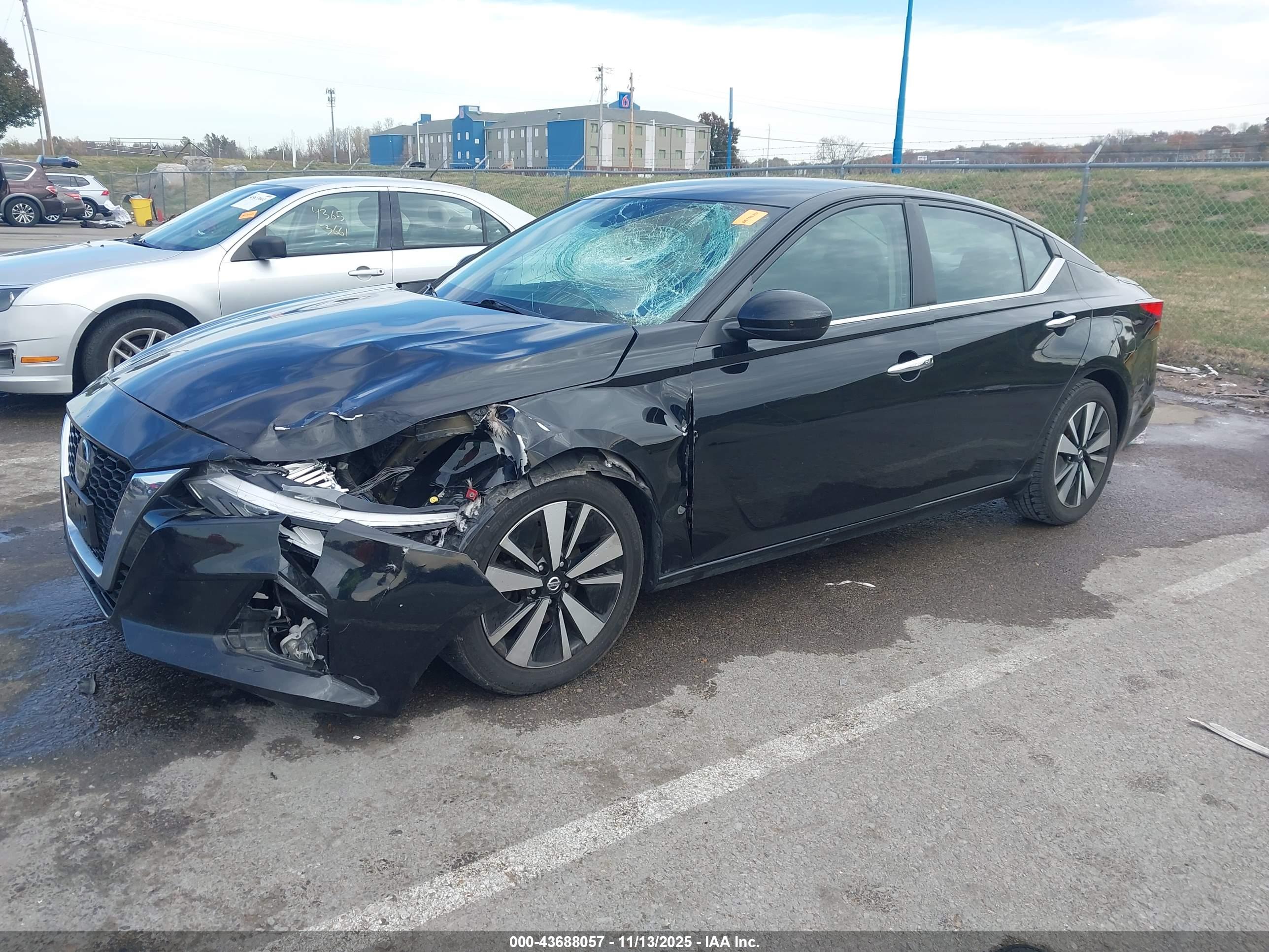 NISSAN ALTIMA image 2