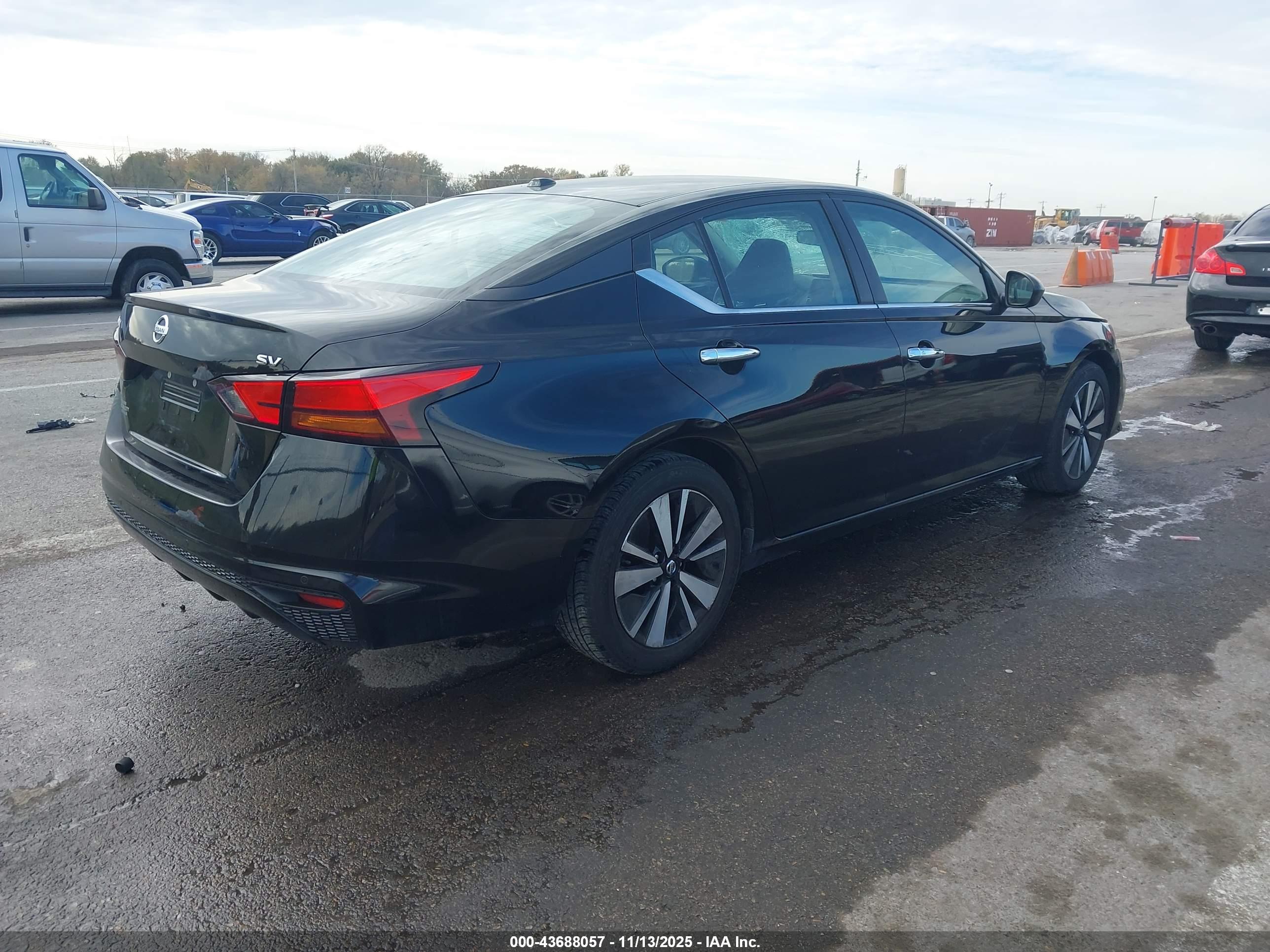 NISSAN ALTIMA image 4