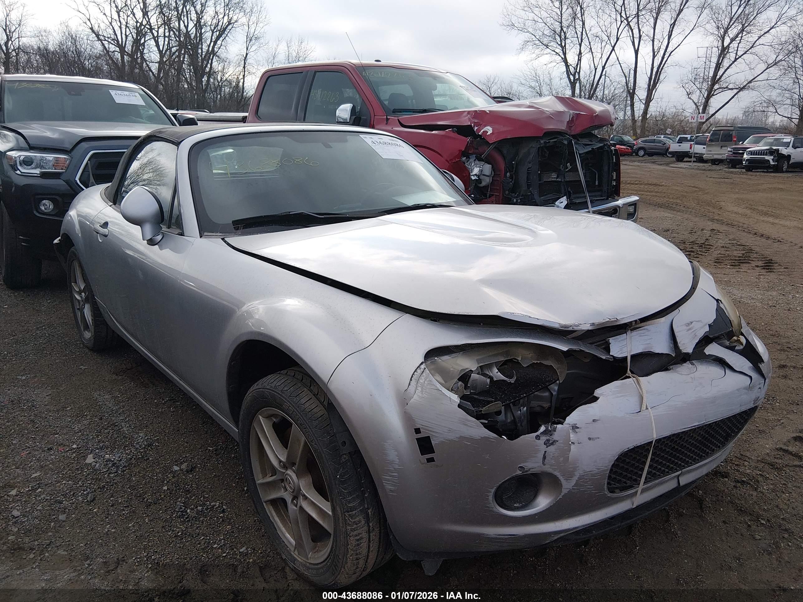 MAZDA MX-5 image 6