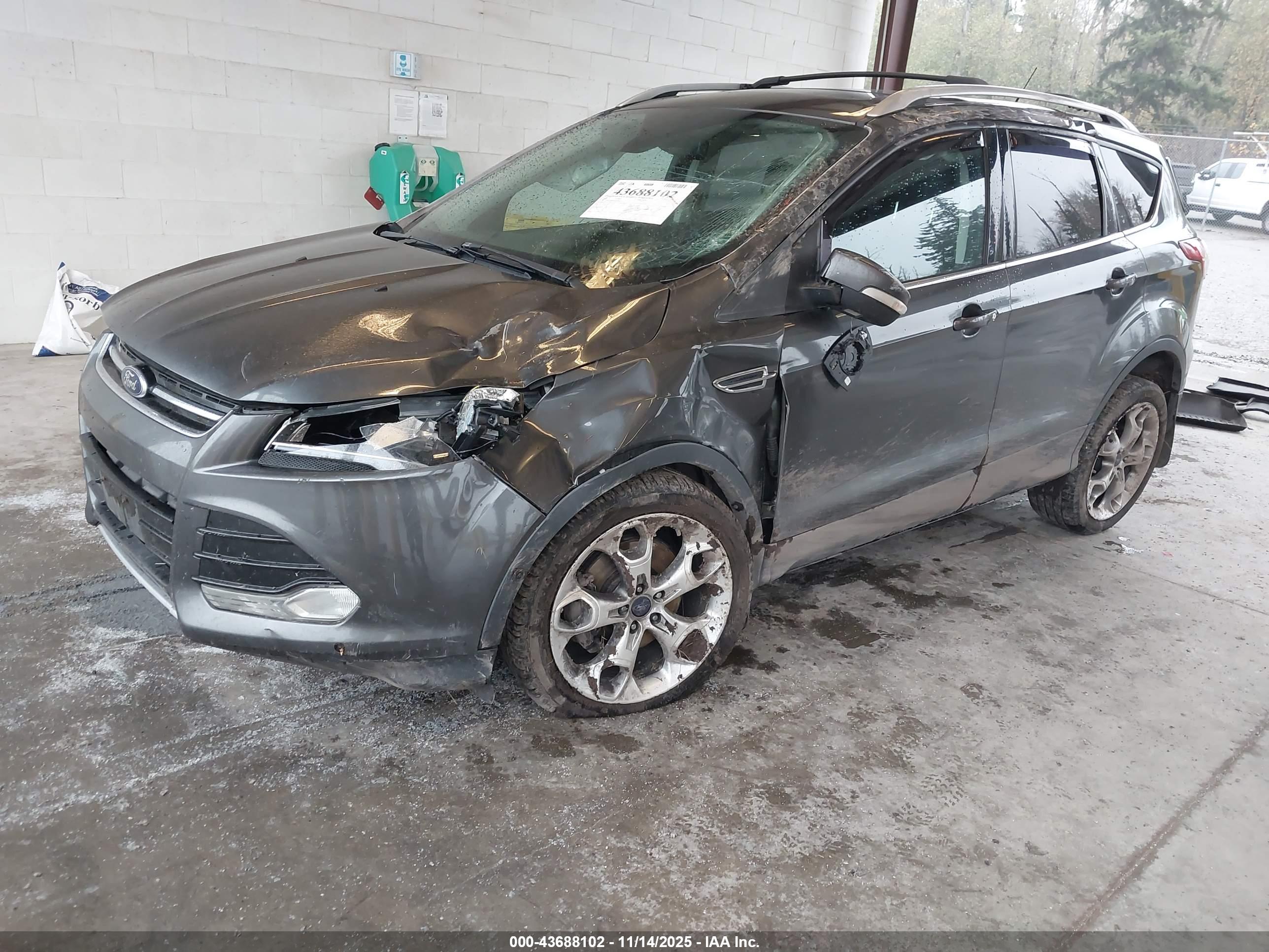 FORD ESCAPE image 2