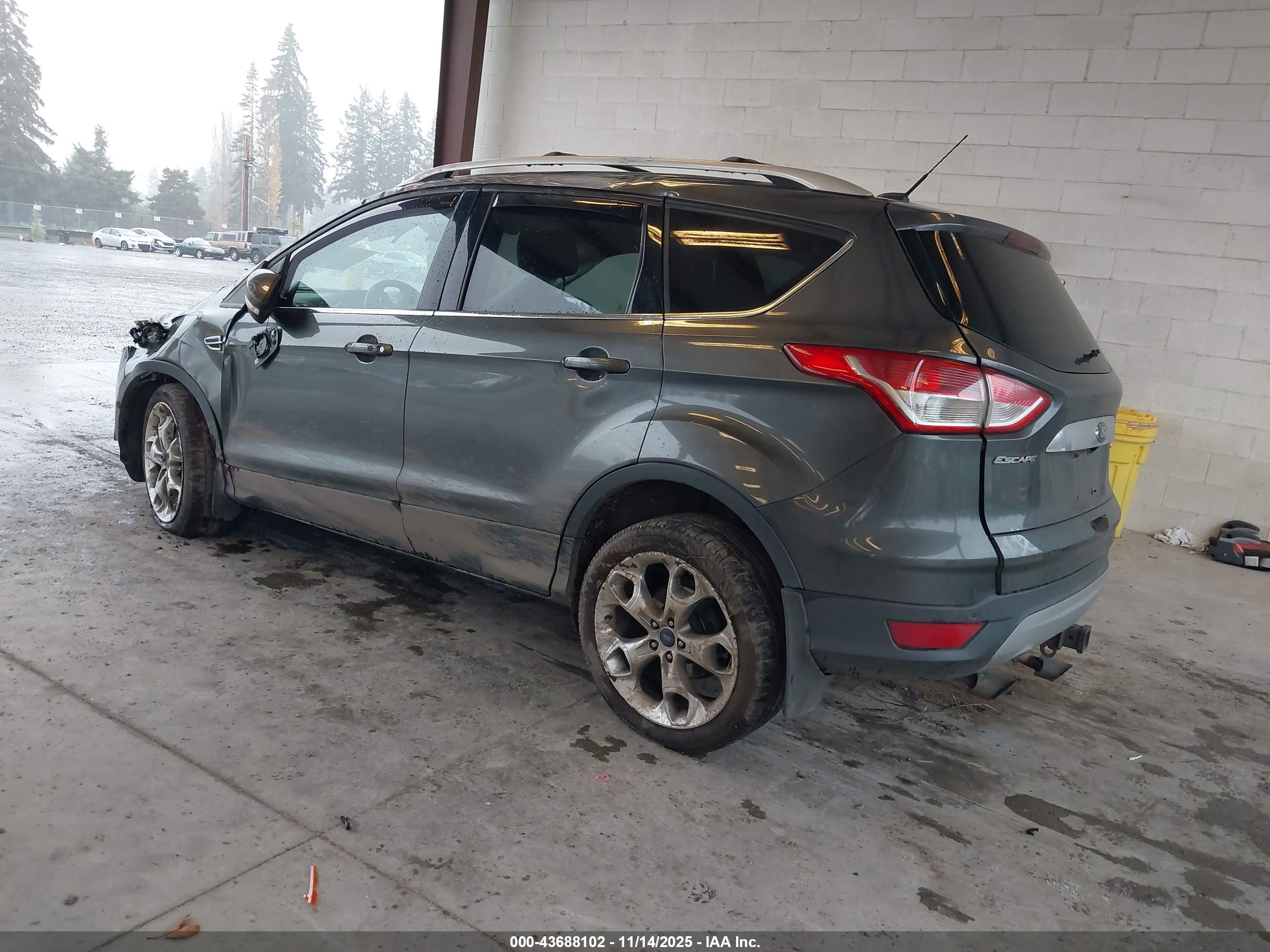FORD ESCAPE image 3