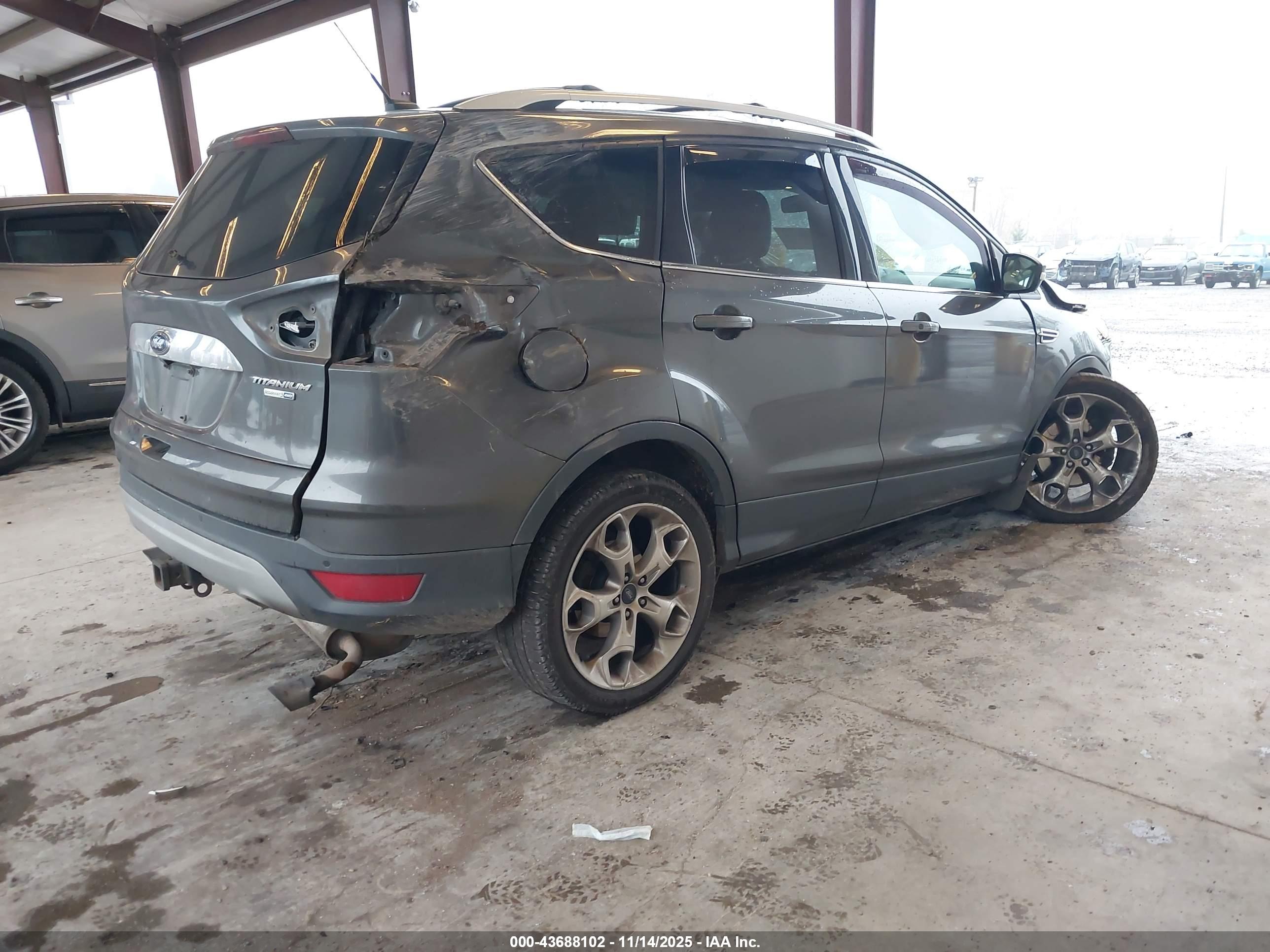 FORD ESCAPE image 4