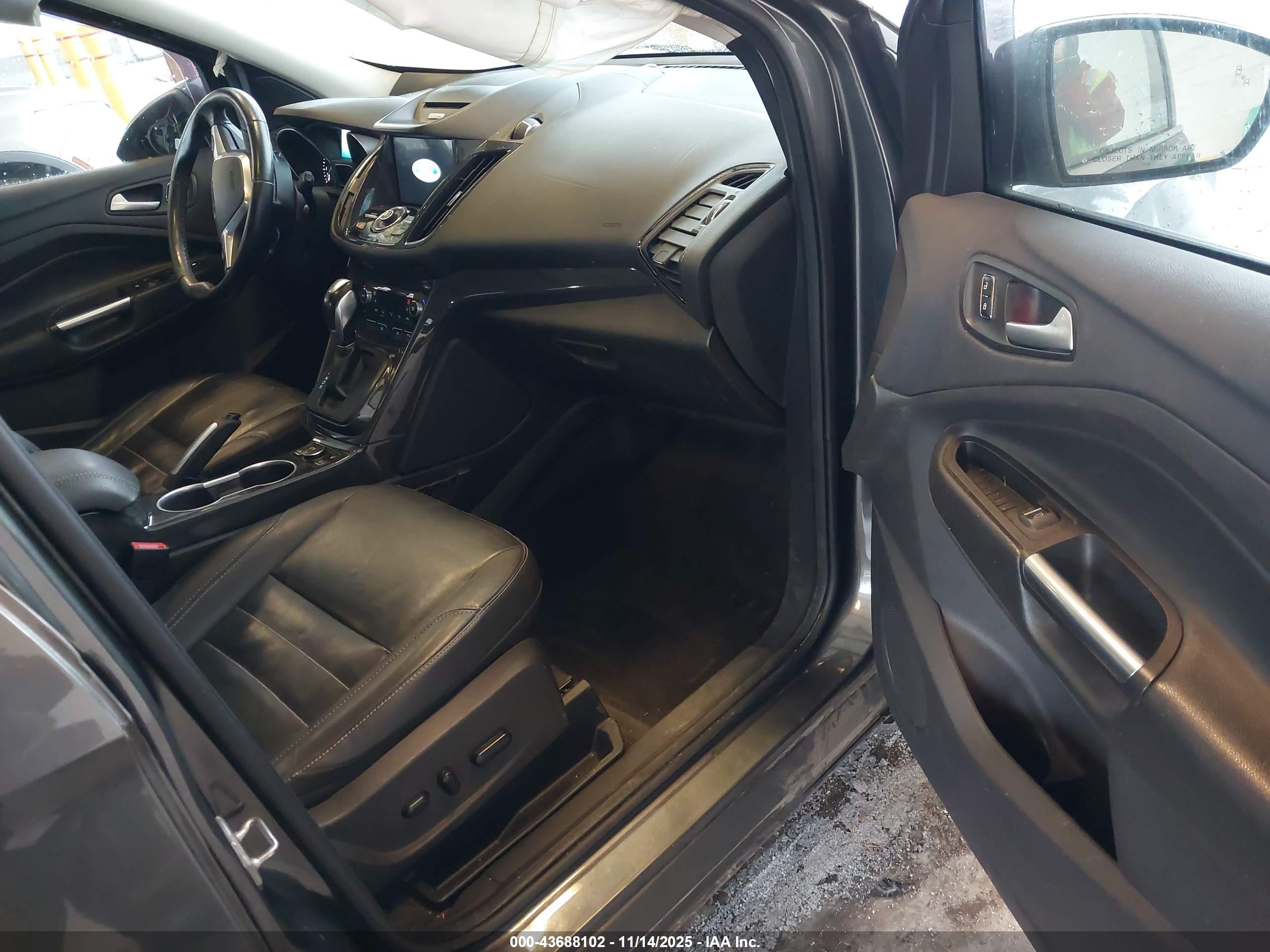FORD ESCAPE image 5