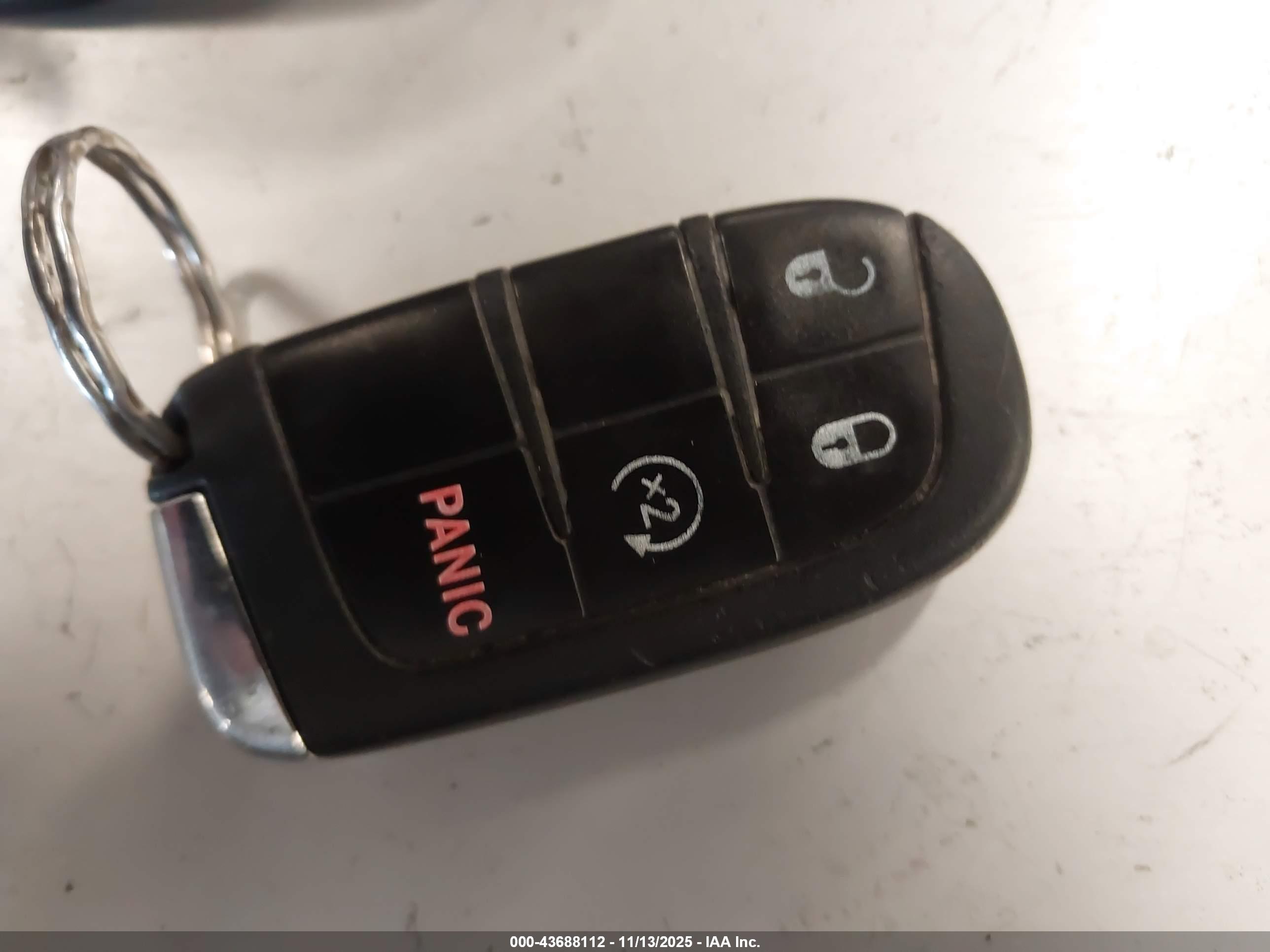 JEEP RENEGADE image 11