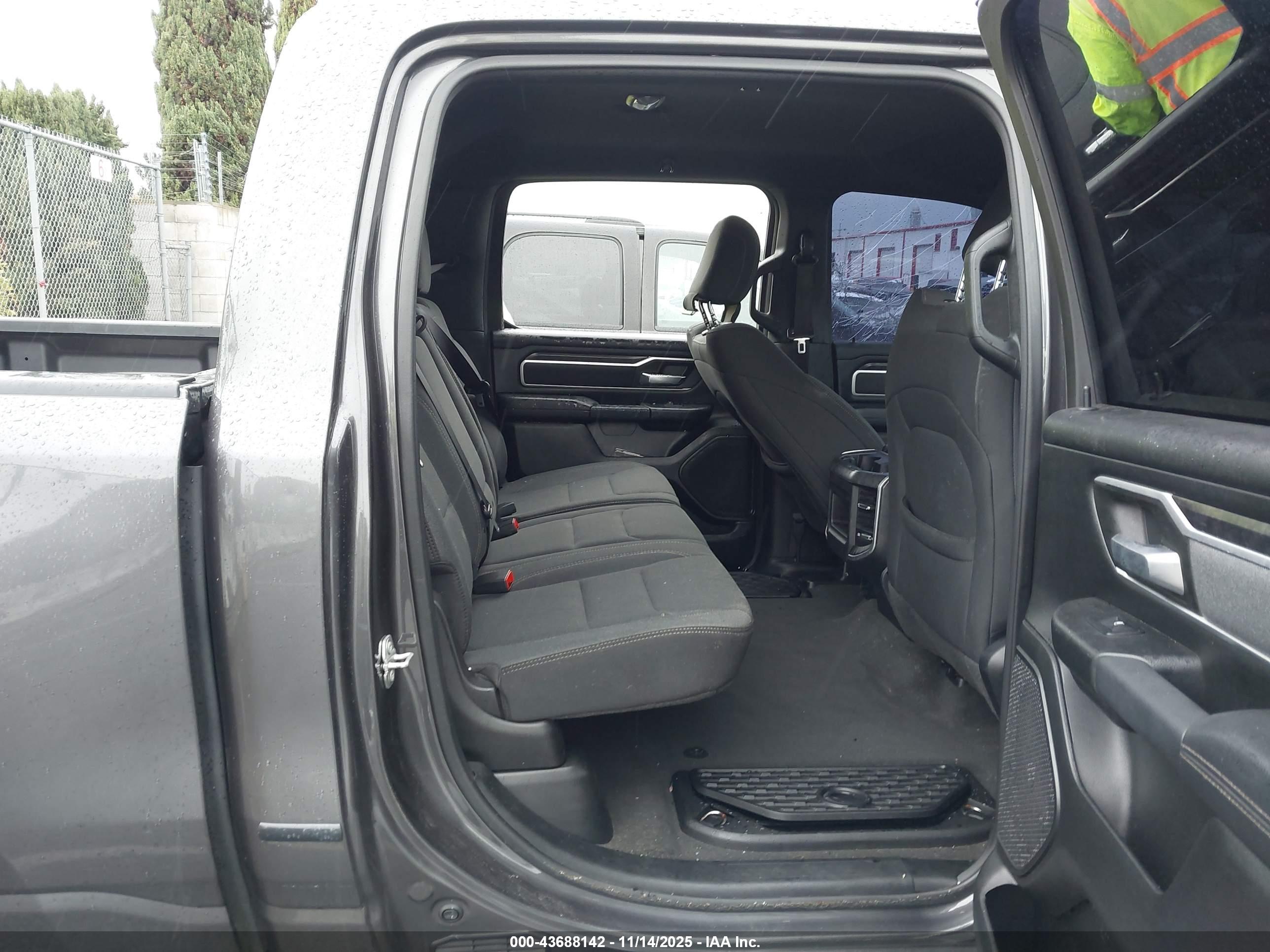 RAM 1500 image 8
