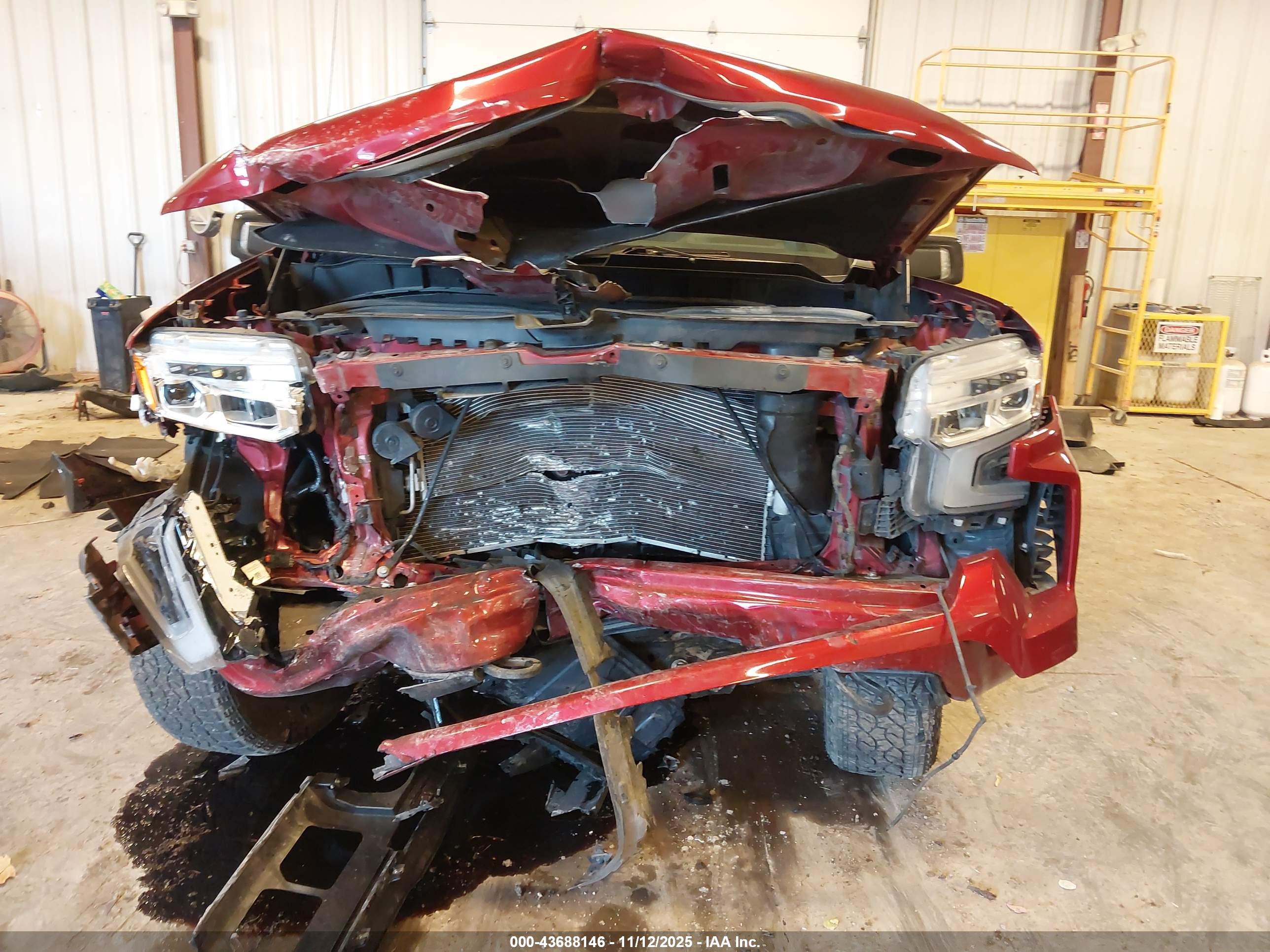 CHEVROLET SILVERADO image 6