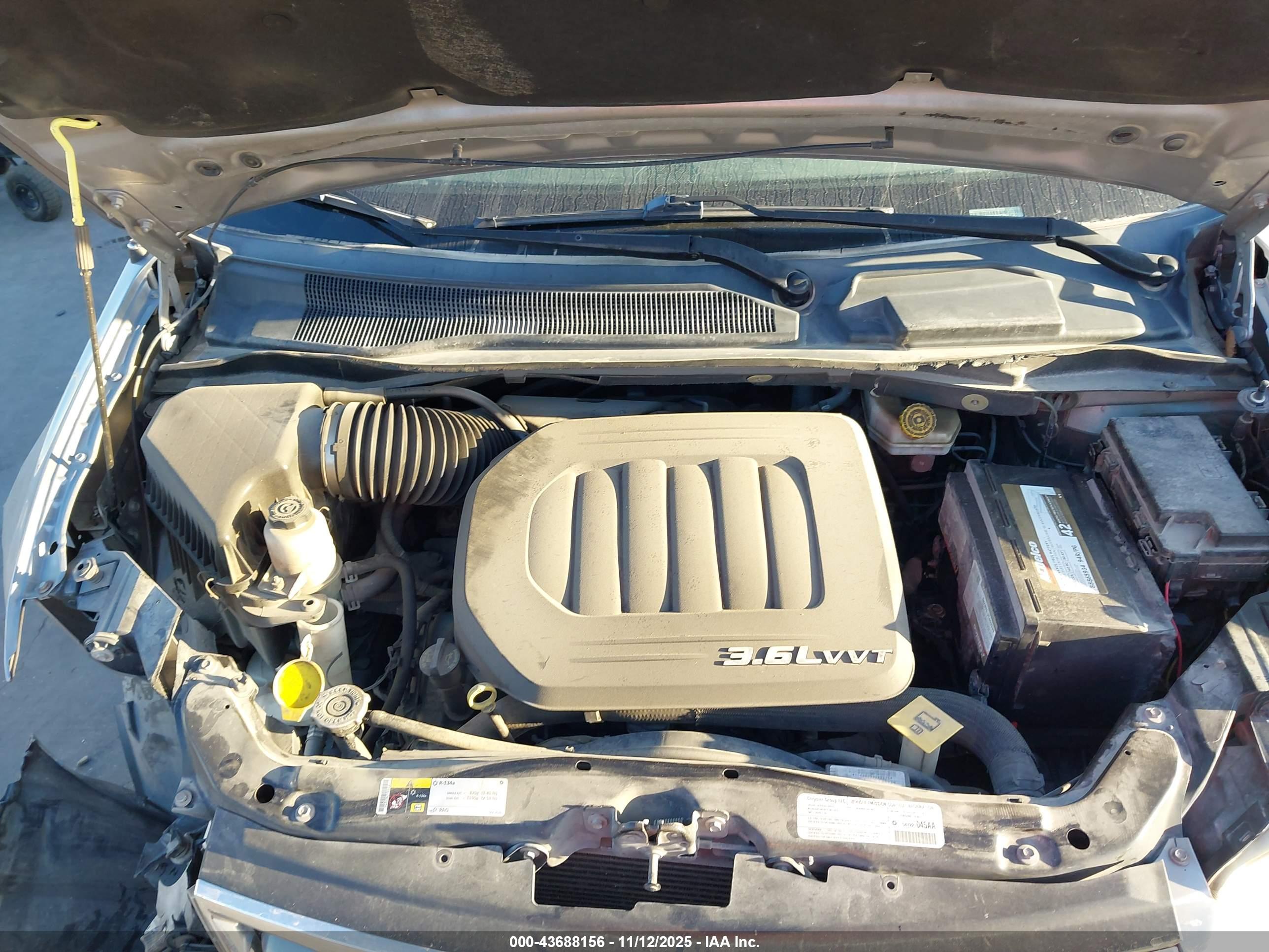 CHRYSLER TOWN image 10
