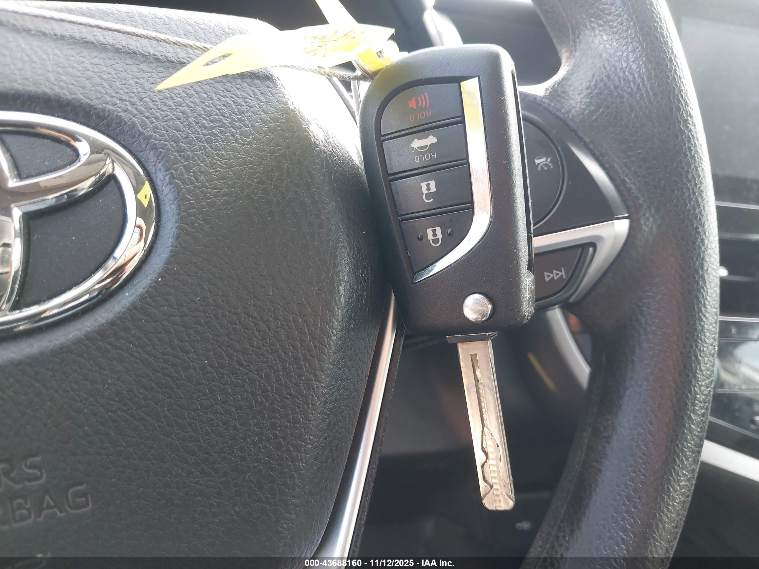 TOYOTA CAMRY image 11