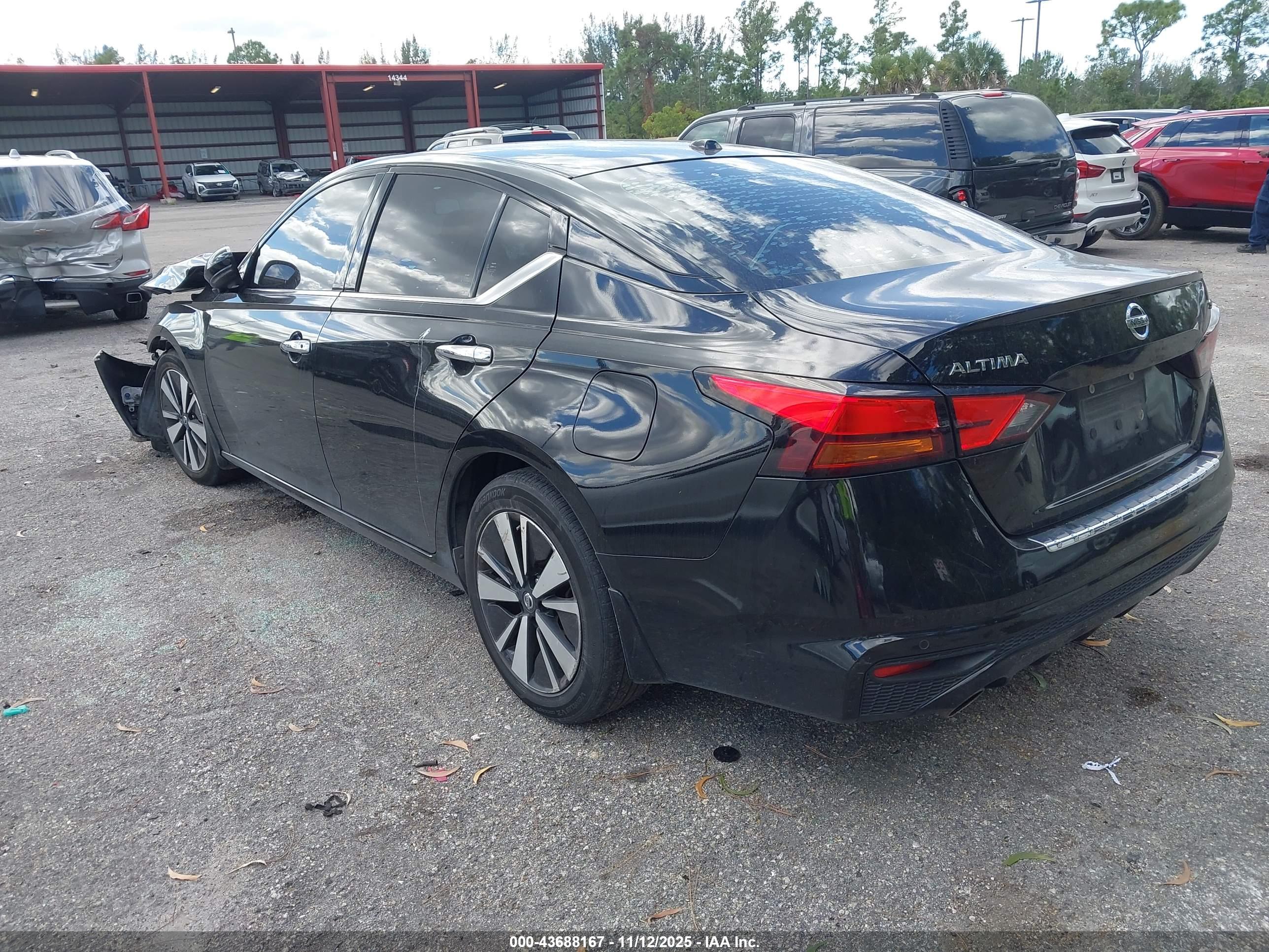 NISSAN ALTIMA image 3