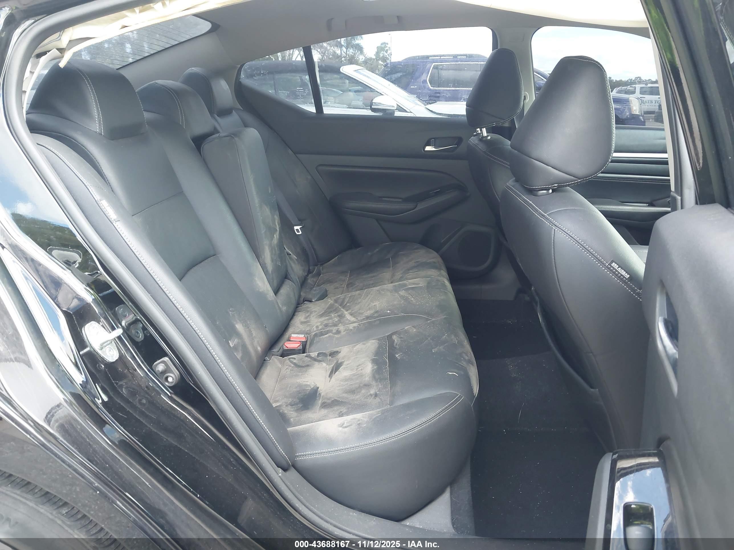 NISSAN ALTIMA image 8