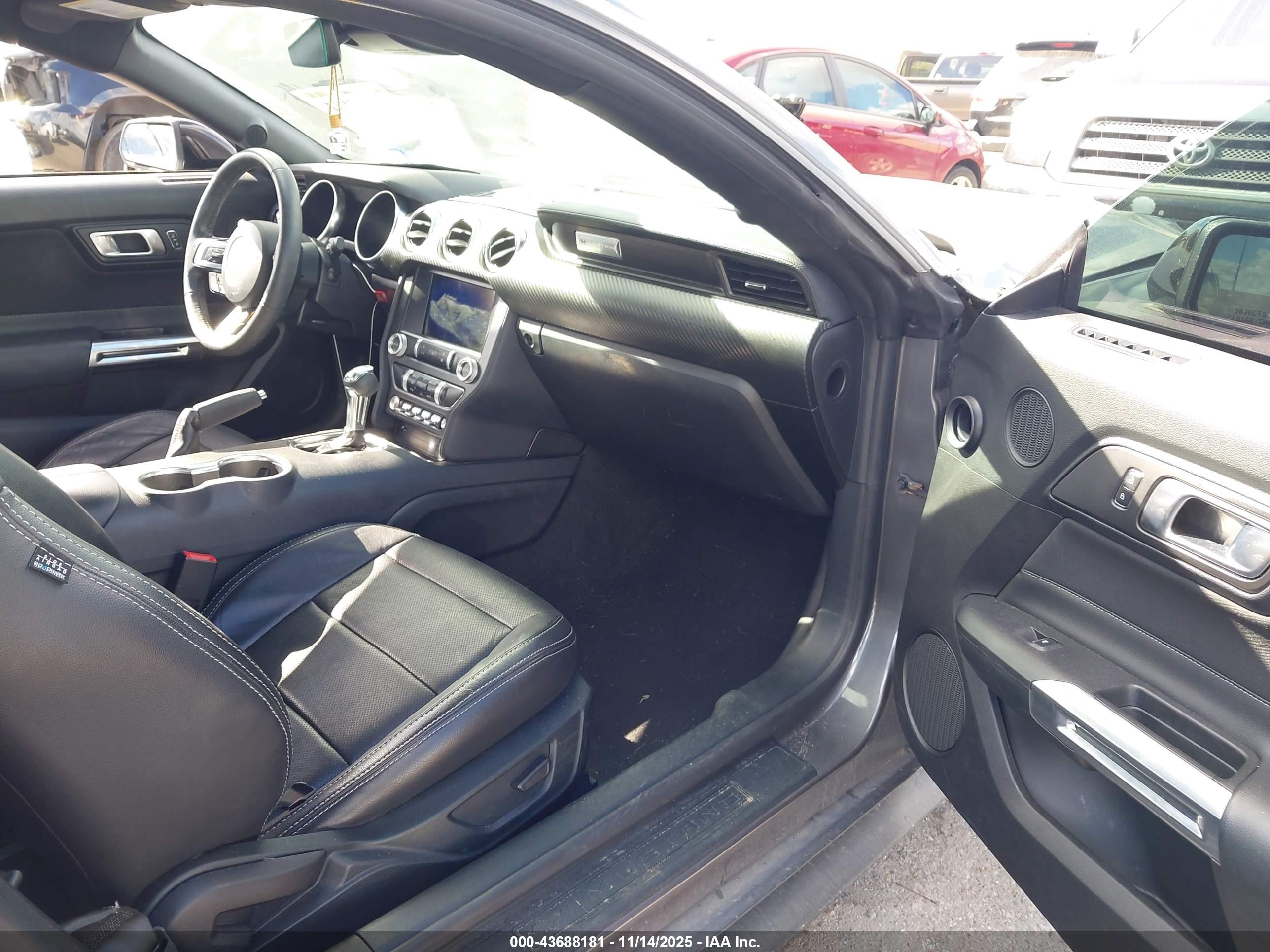 FORD MUSTANG image 5