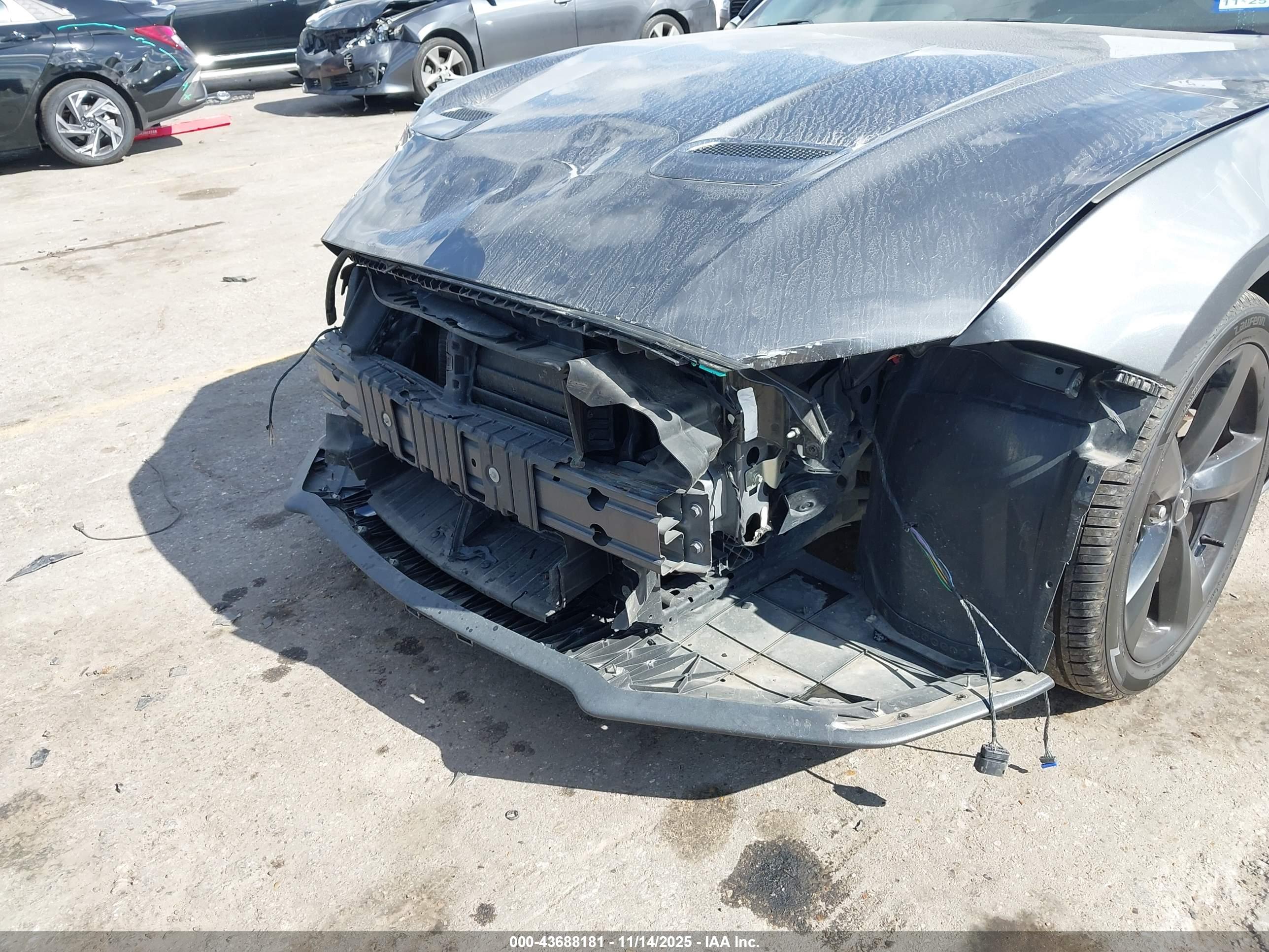 FORD MUSTANG image 6