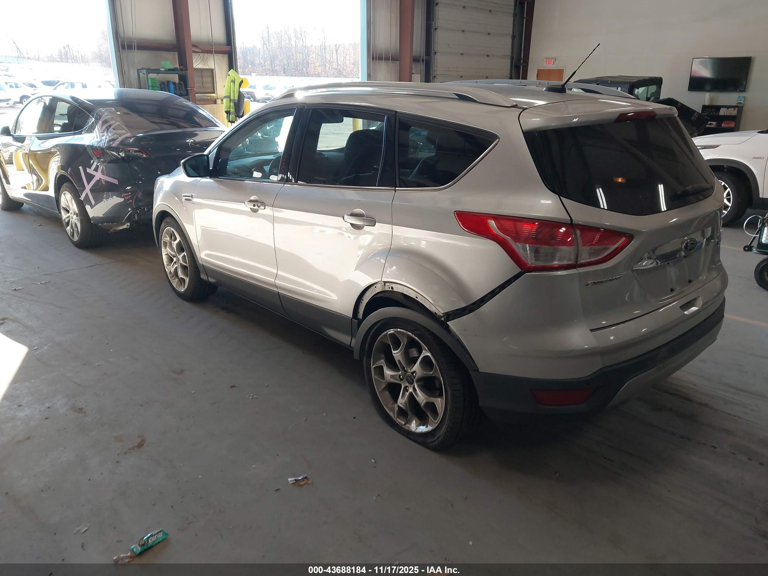 FORD ESCAPE image 3