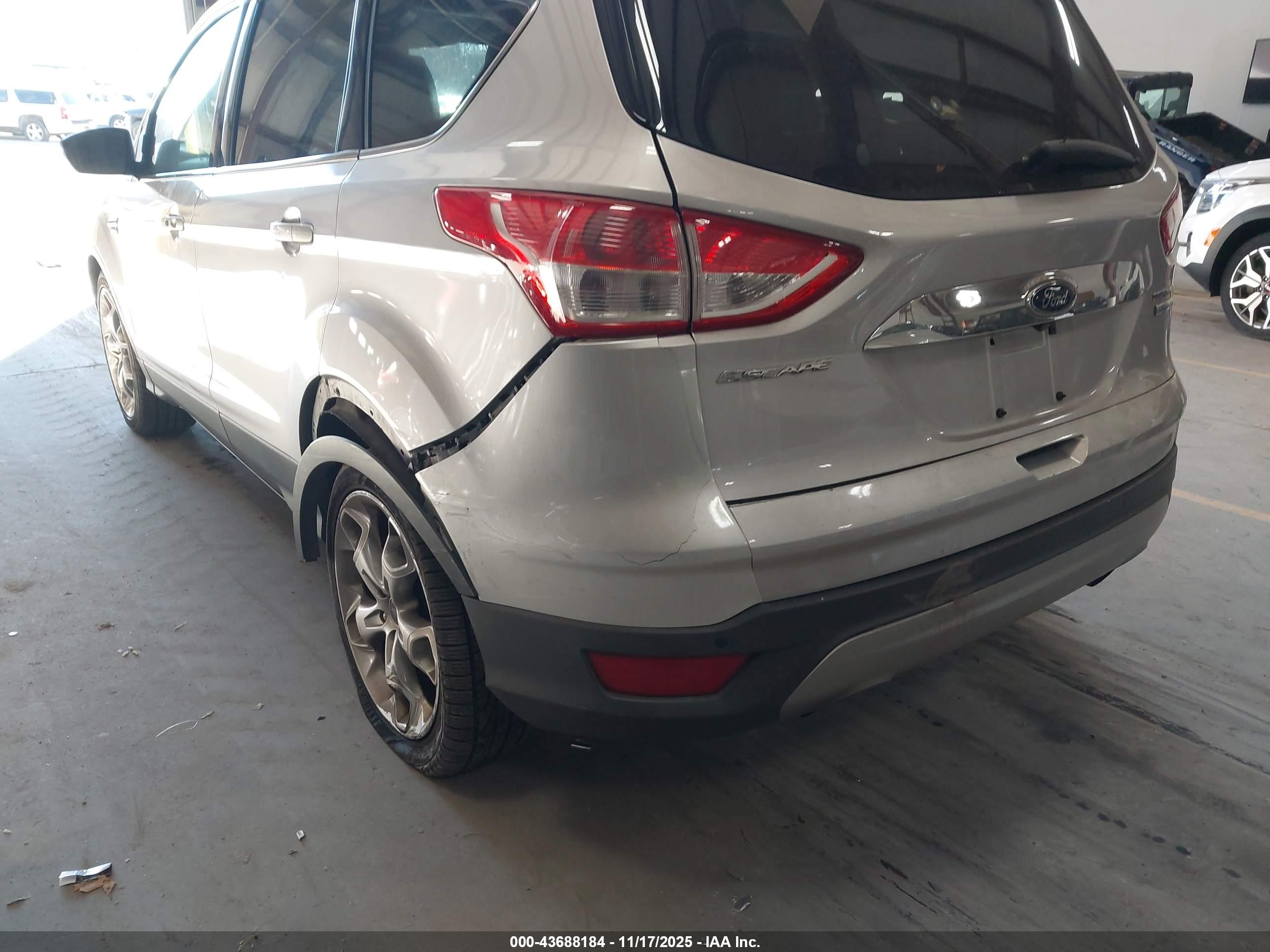 FORD ESCAPE image 6