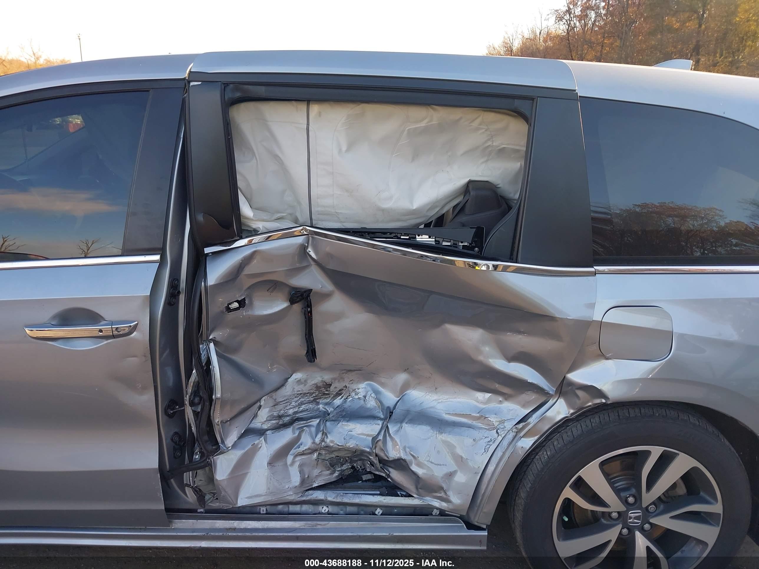 HONDA ODYSSEY image 6