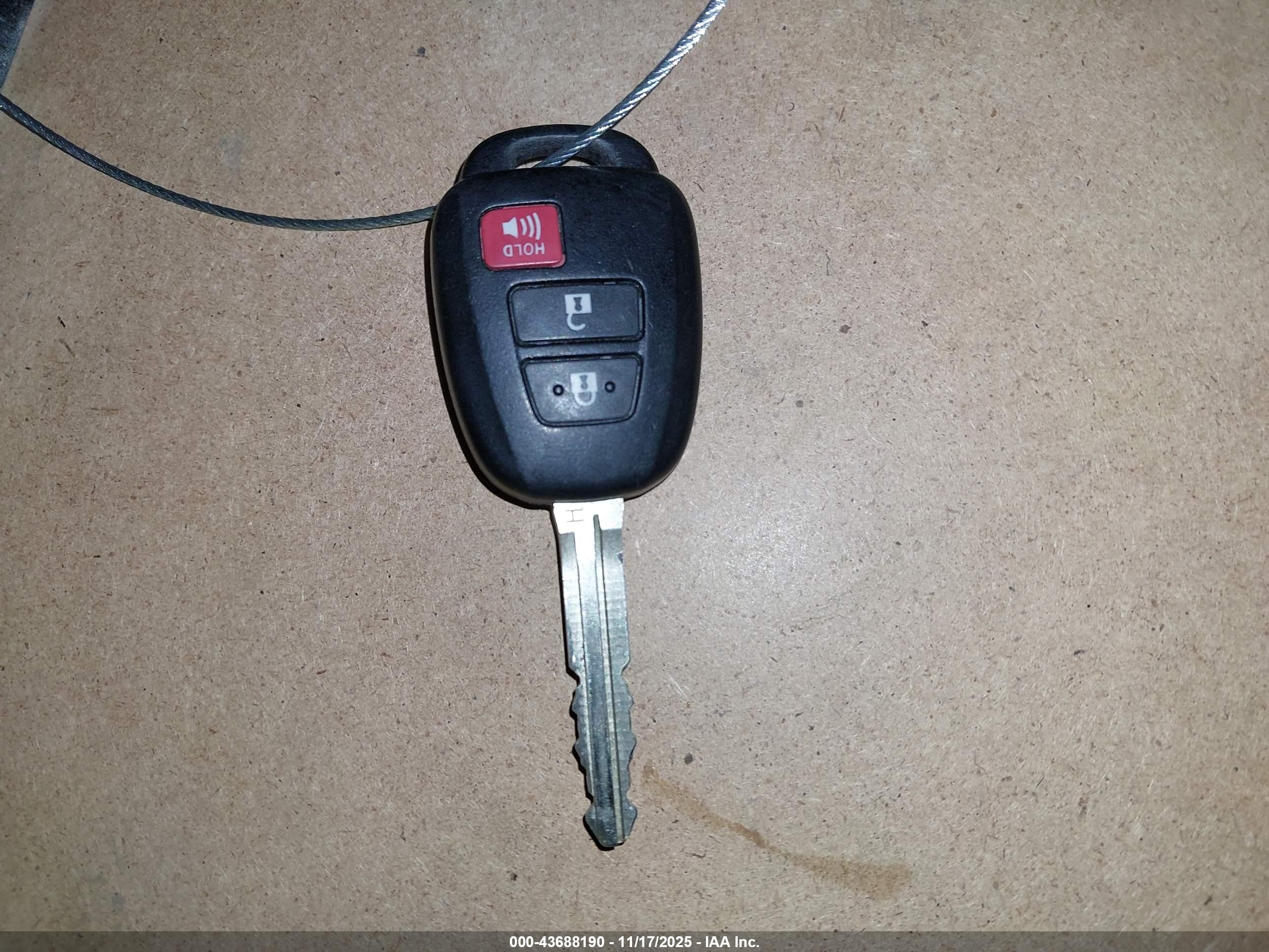 TOYOTA RAV4 image 11