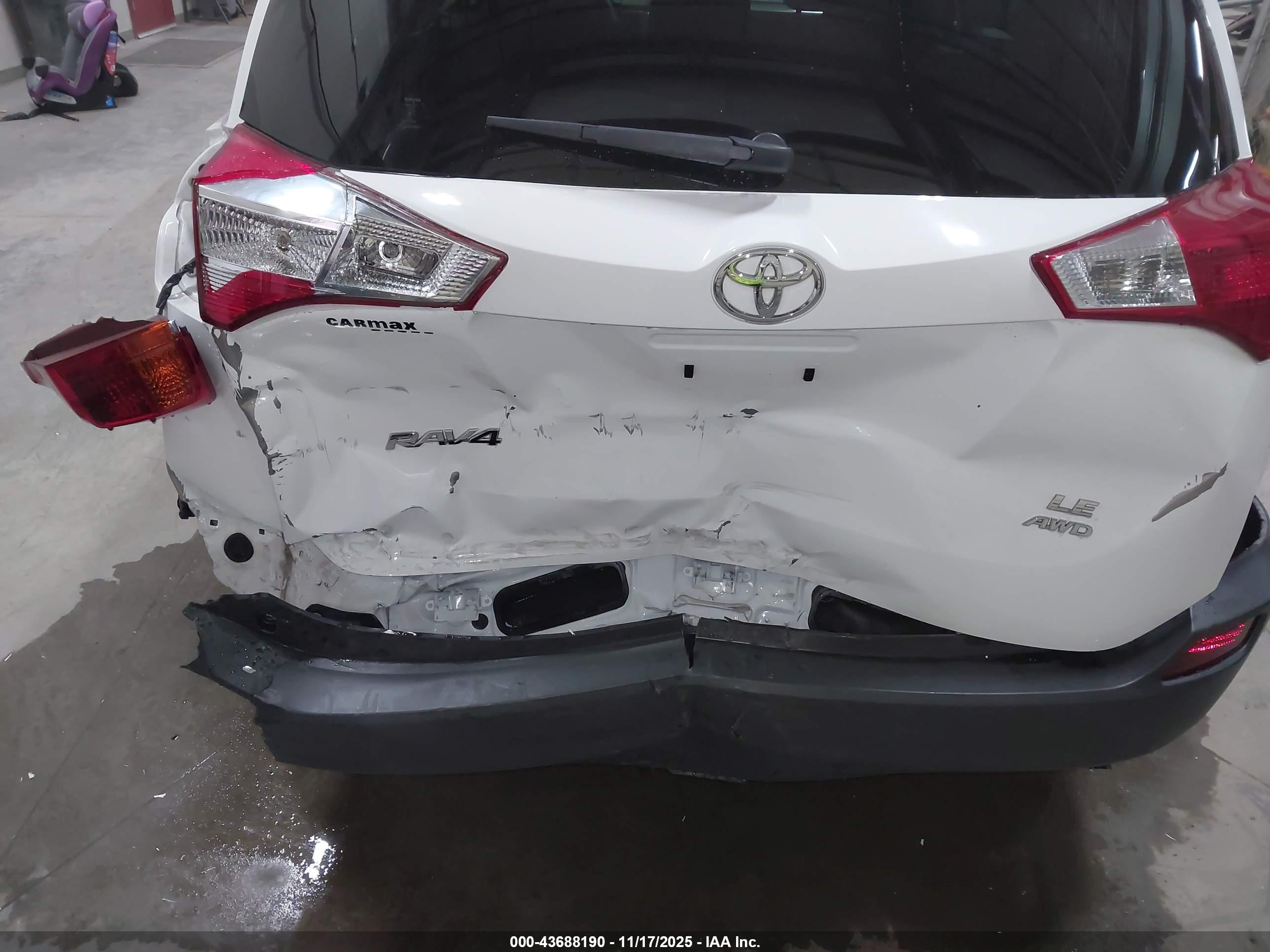 TOYOTA RAV4 image 6