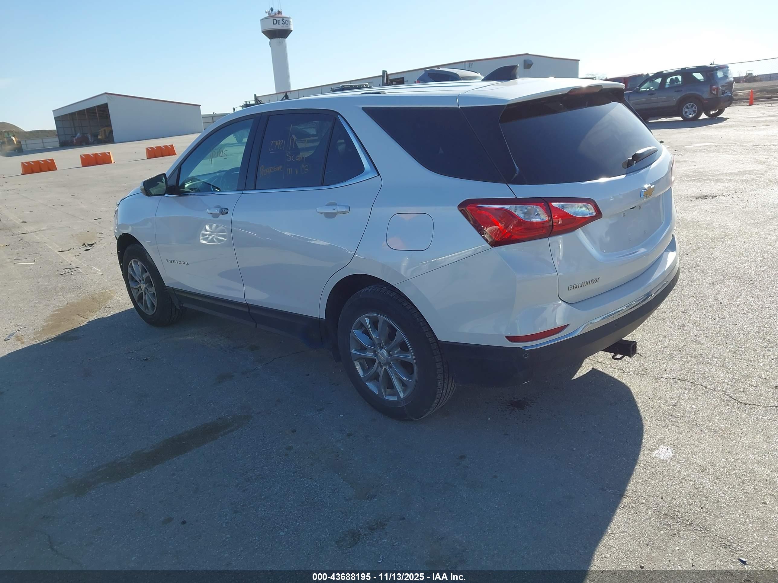 CHEVROLET EQUINOX image 3