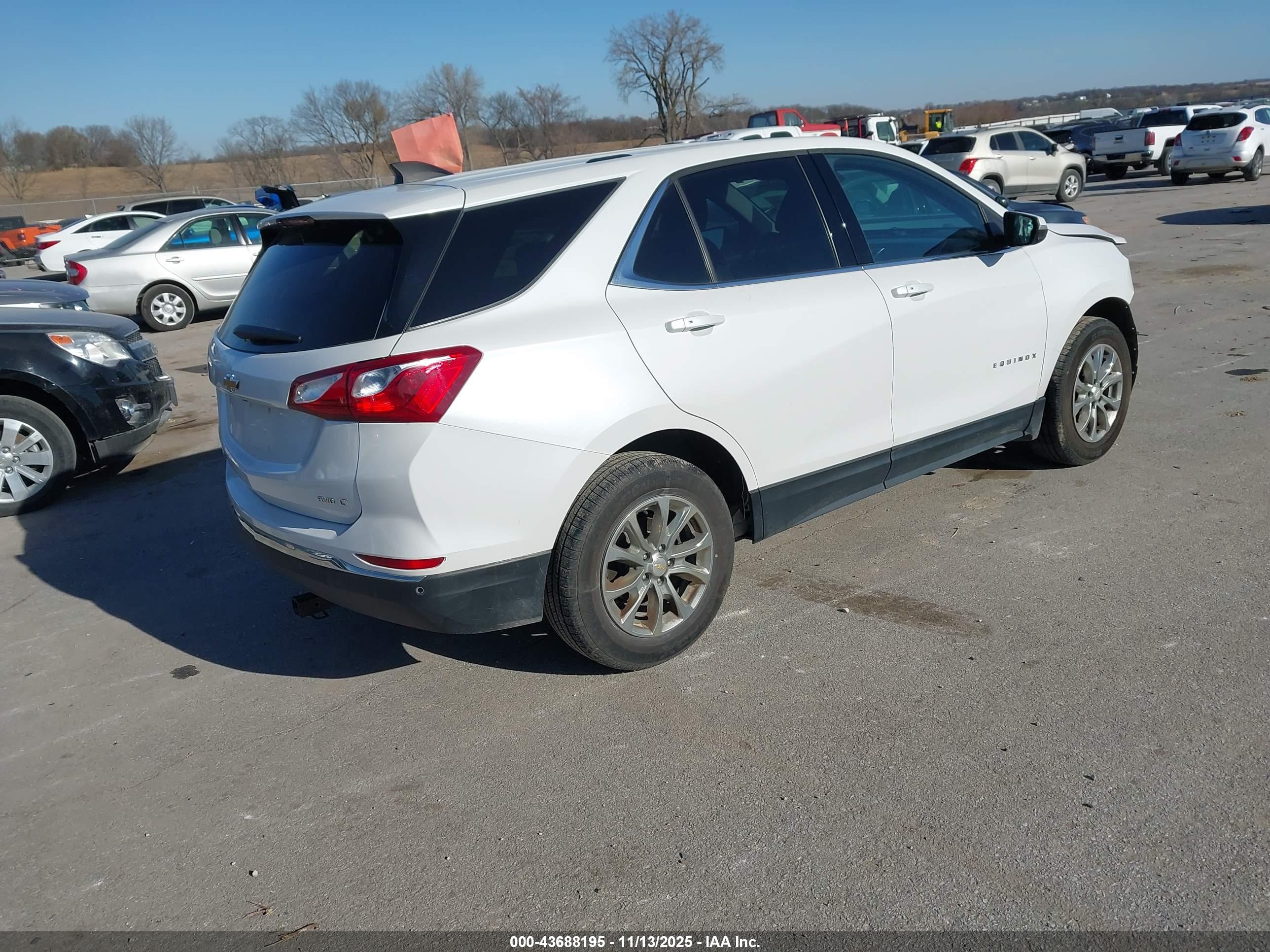 CHEVROLET EQUINOX image 4