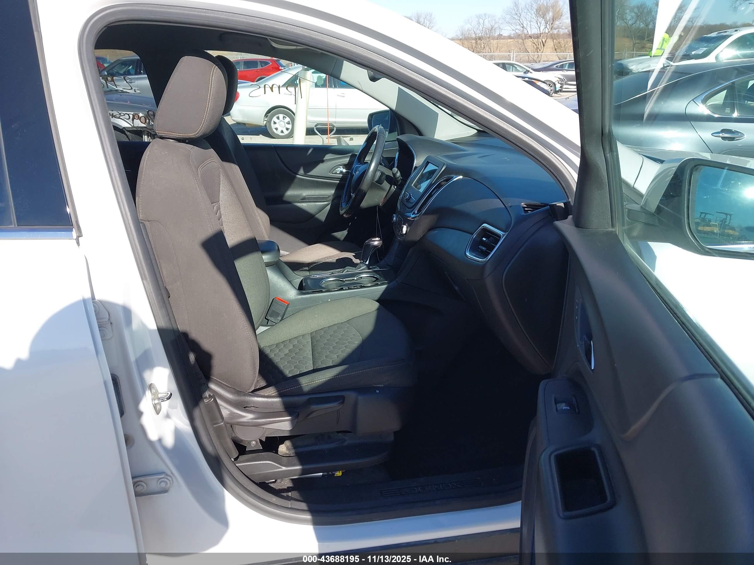 CHEVROLET EQUINOX image 5