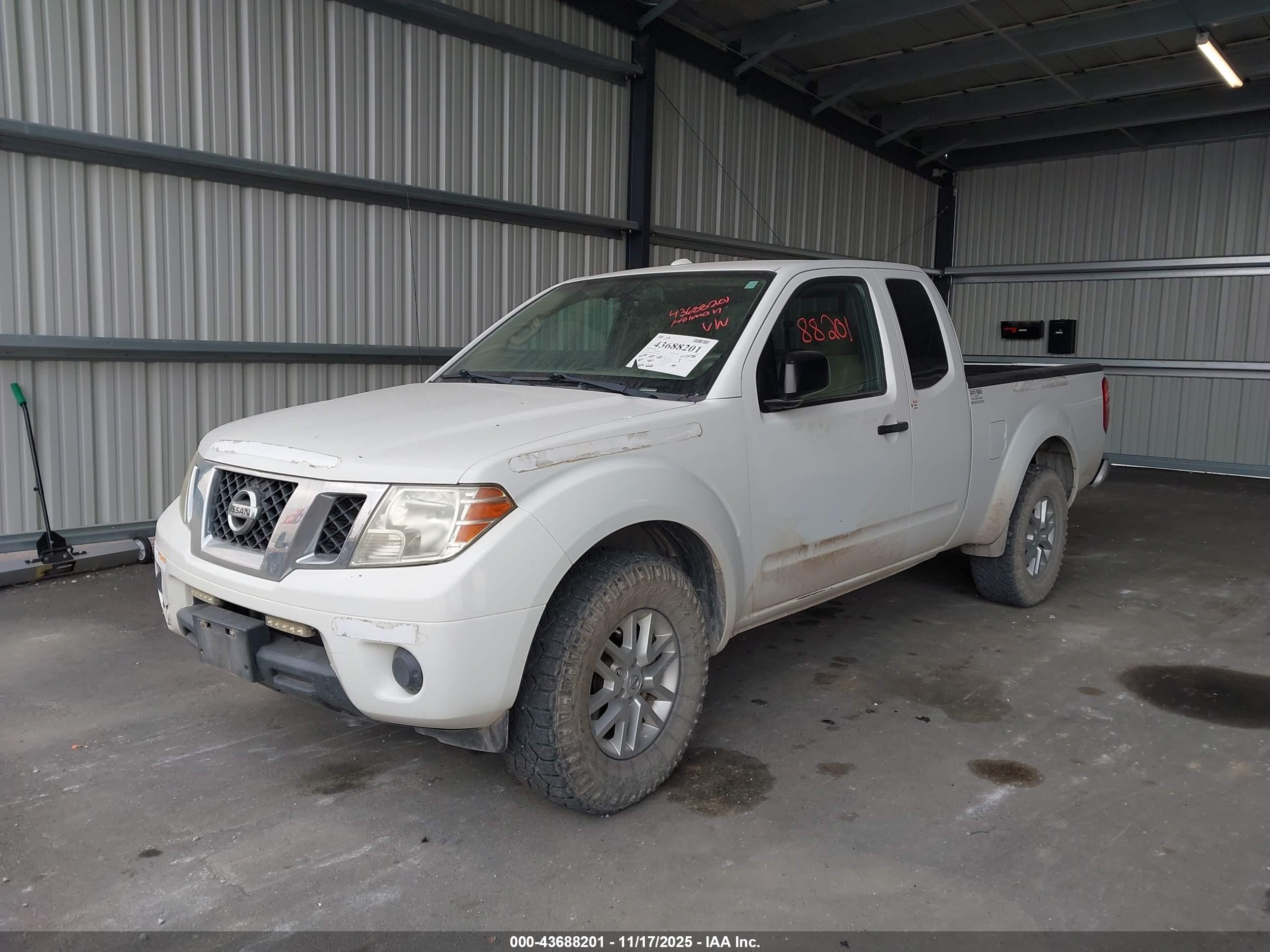NISSAN FRONTIER image 2