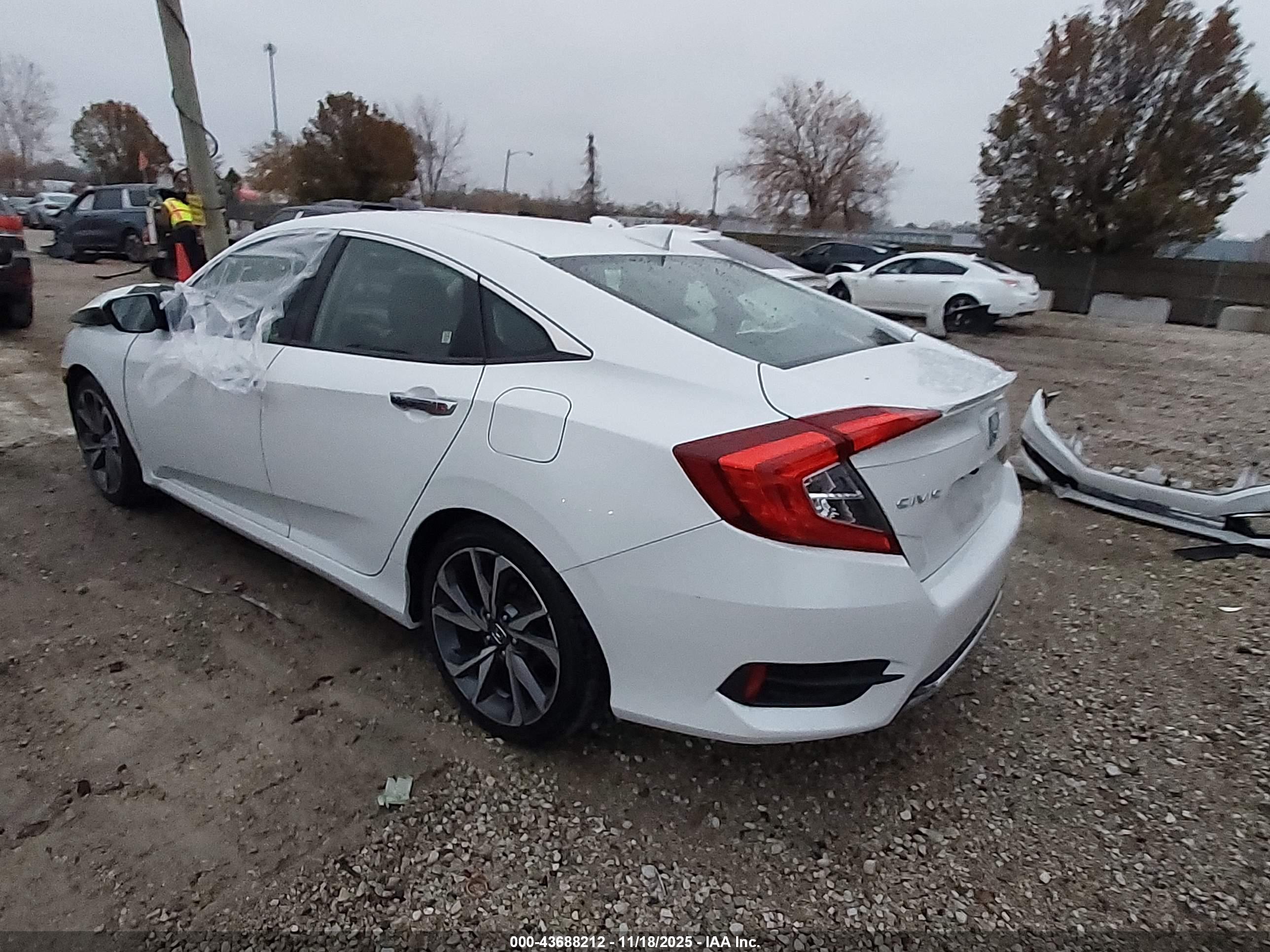 HONDA CIVIC image 3