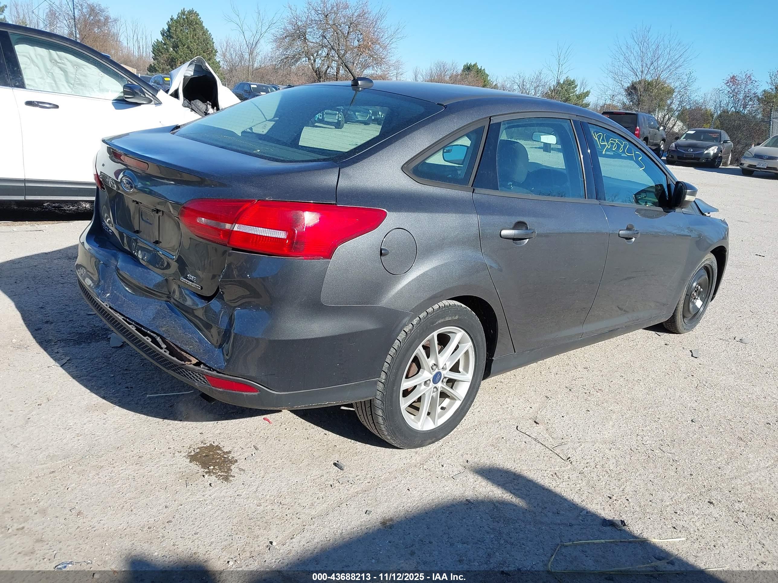 FORD FOCUS image 4