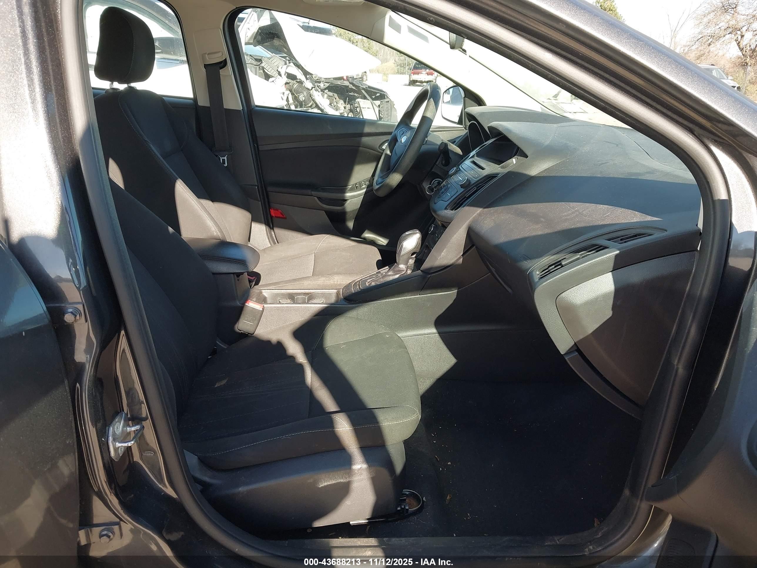 FORD FOCUS image 5