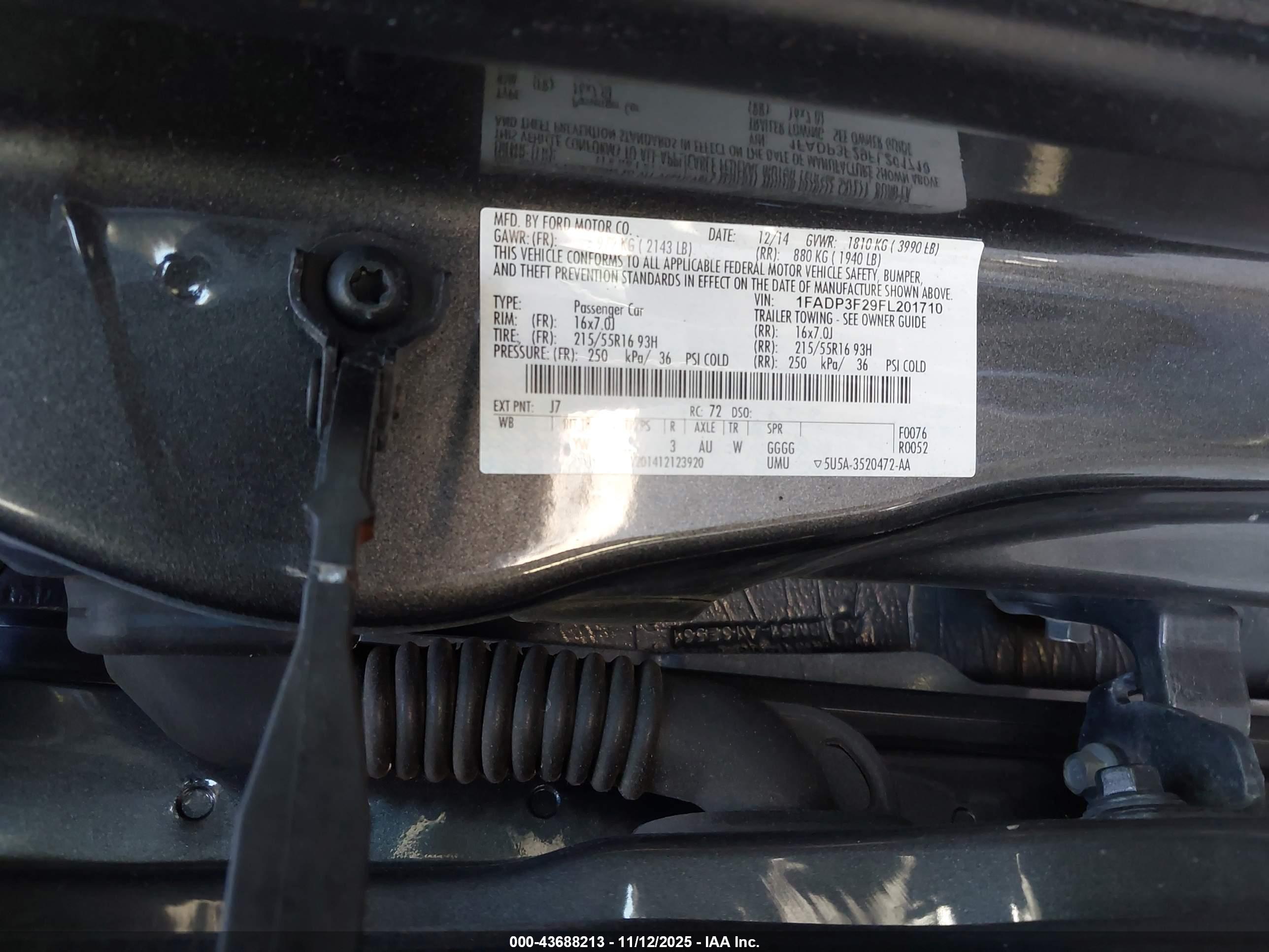 FORD FOCUS image 9