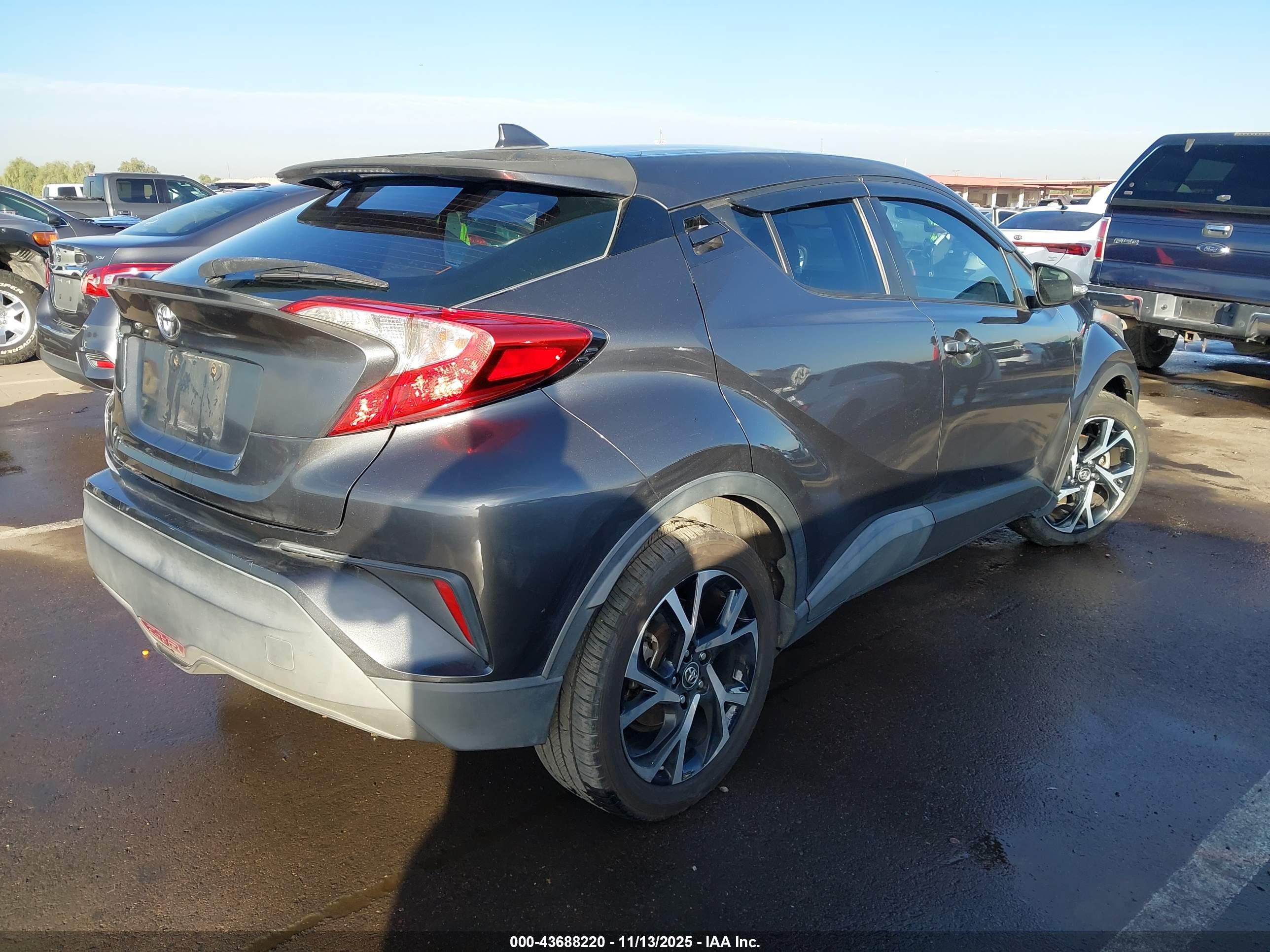 TOYOTA C-HR image 4