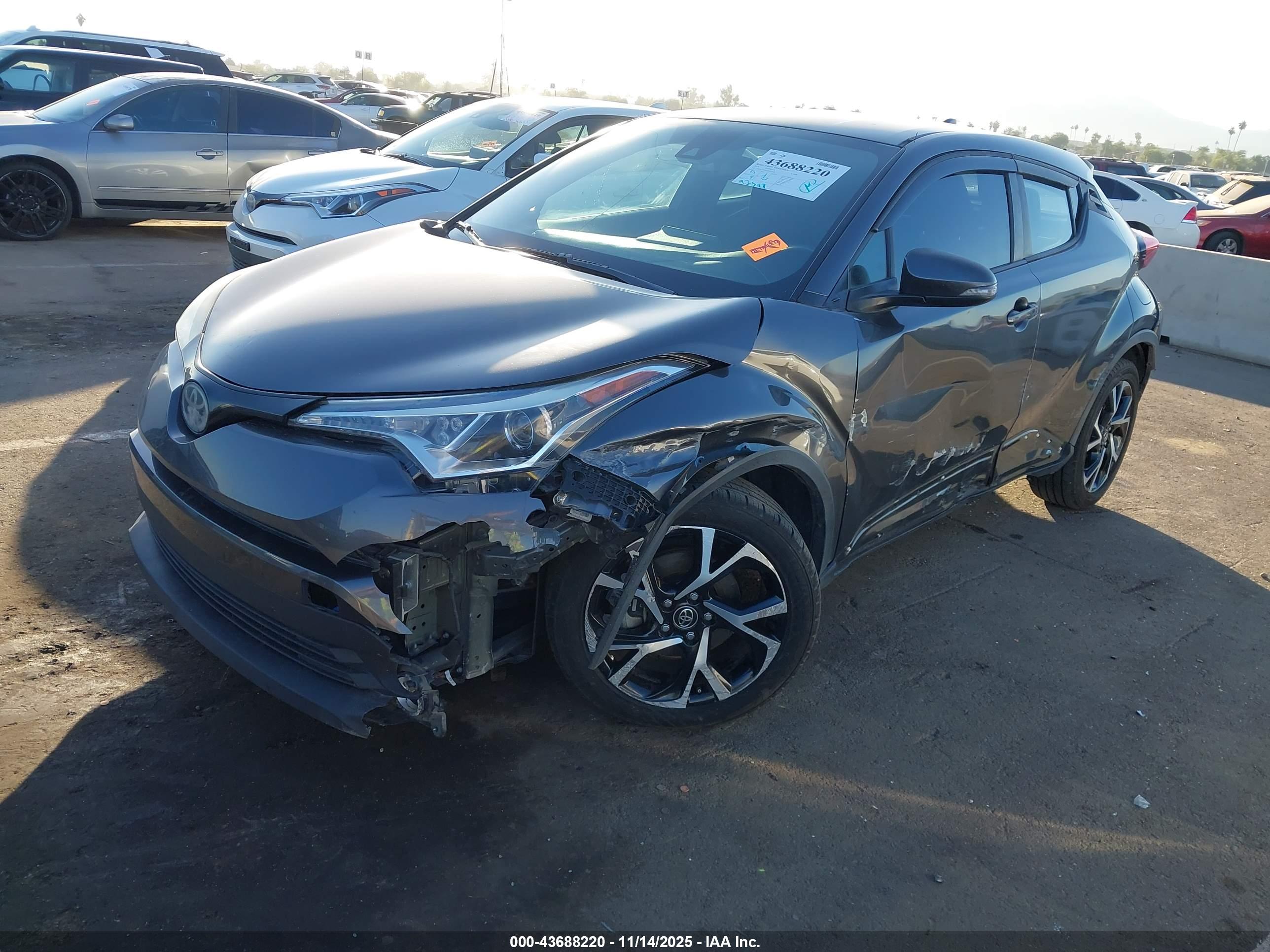 TOYOTA C-HR image 6