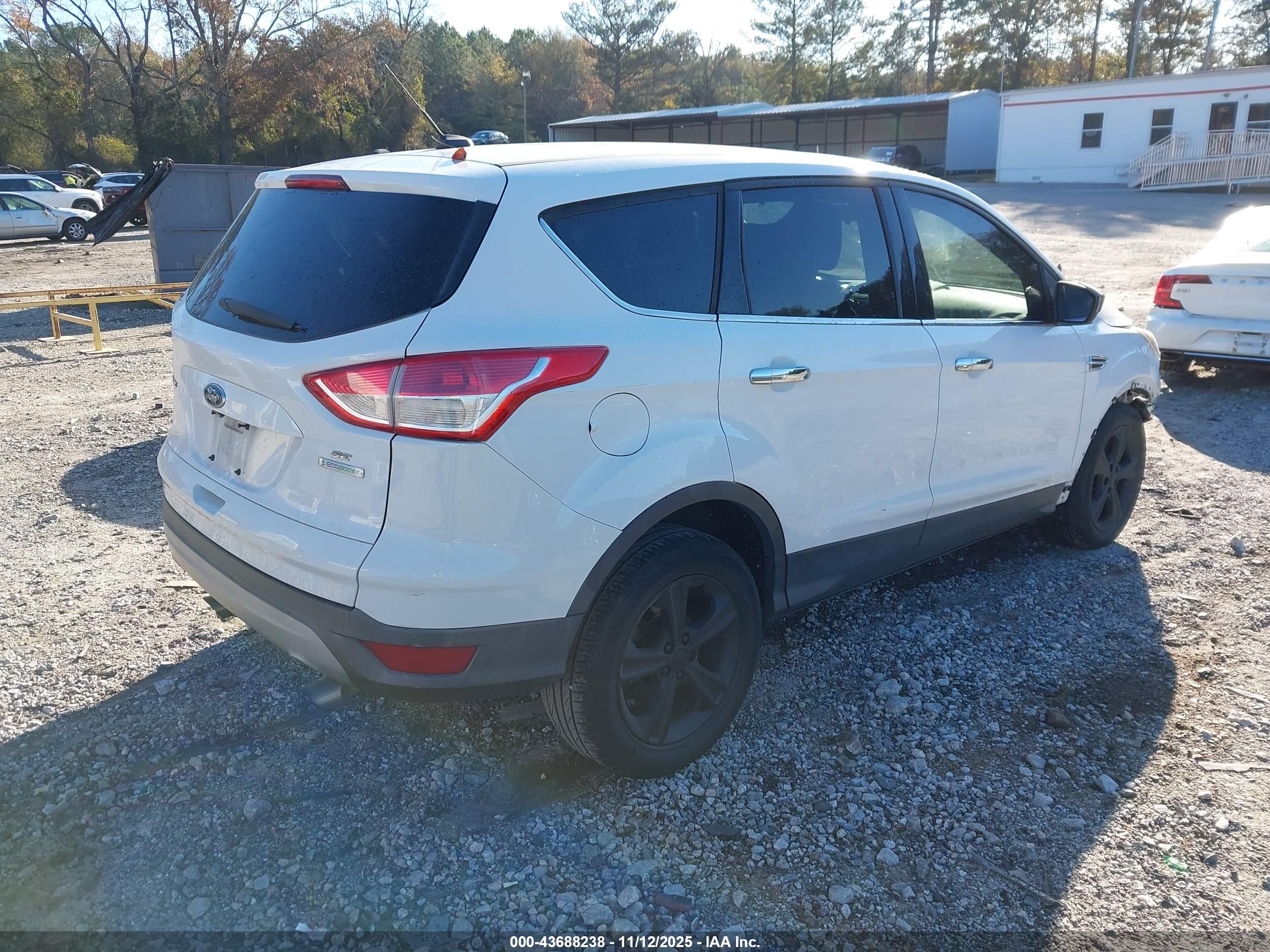 FORD ESCAPE image 4