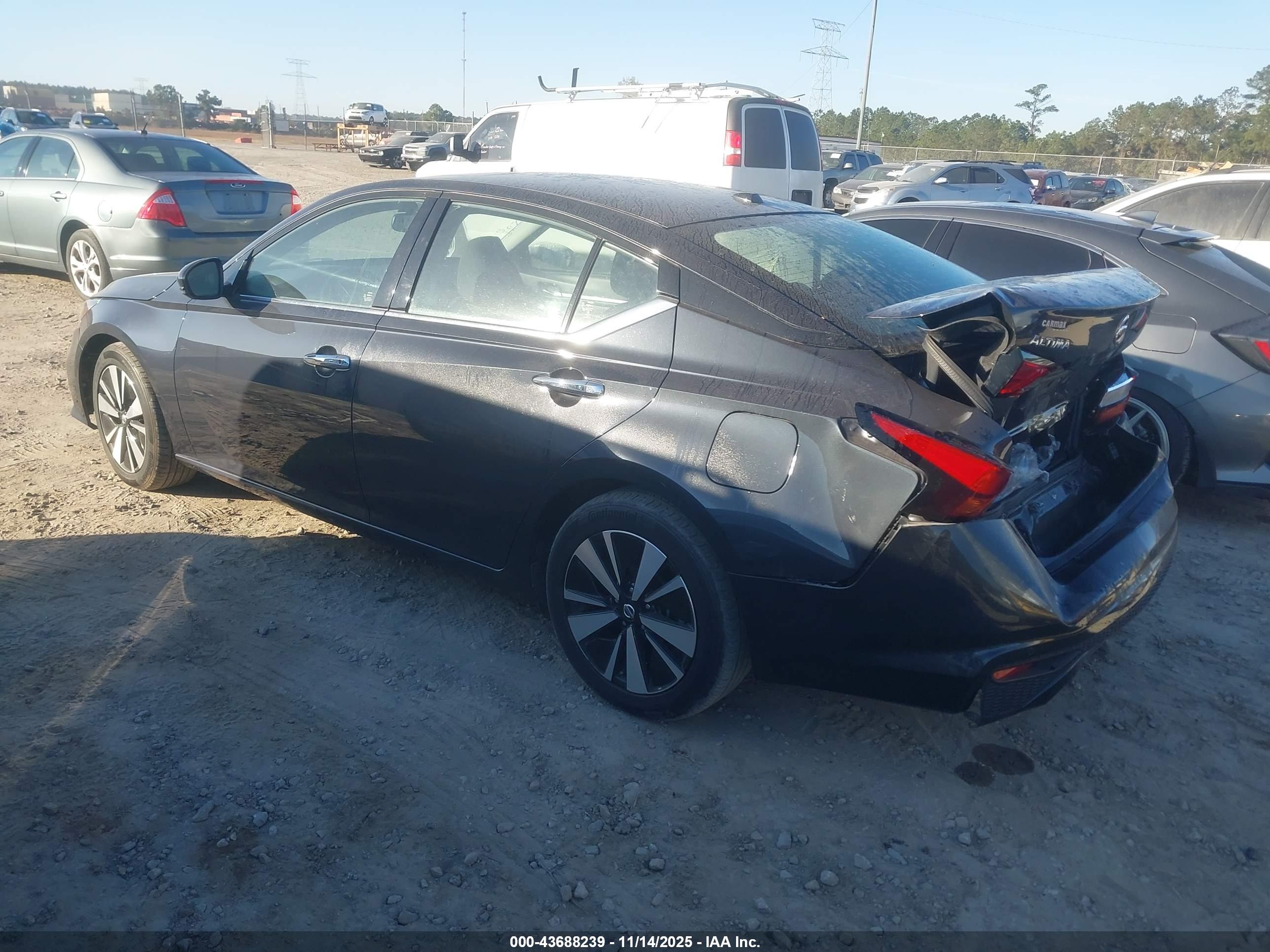 NISSAN ALTIMA image 3