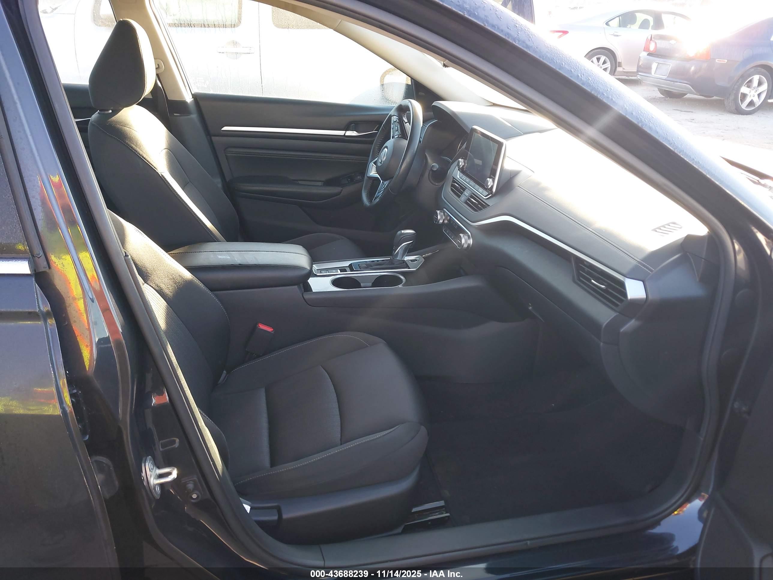 NISSAN ALTIMA image 5