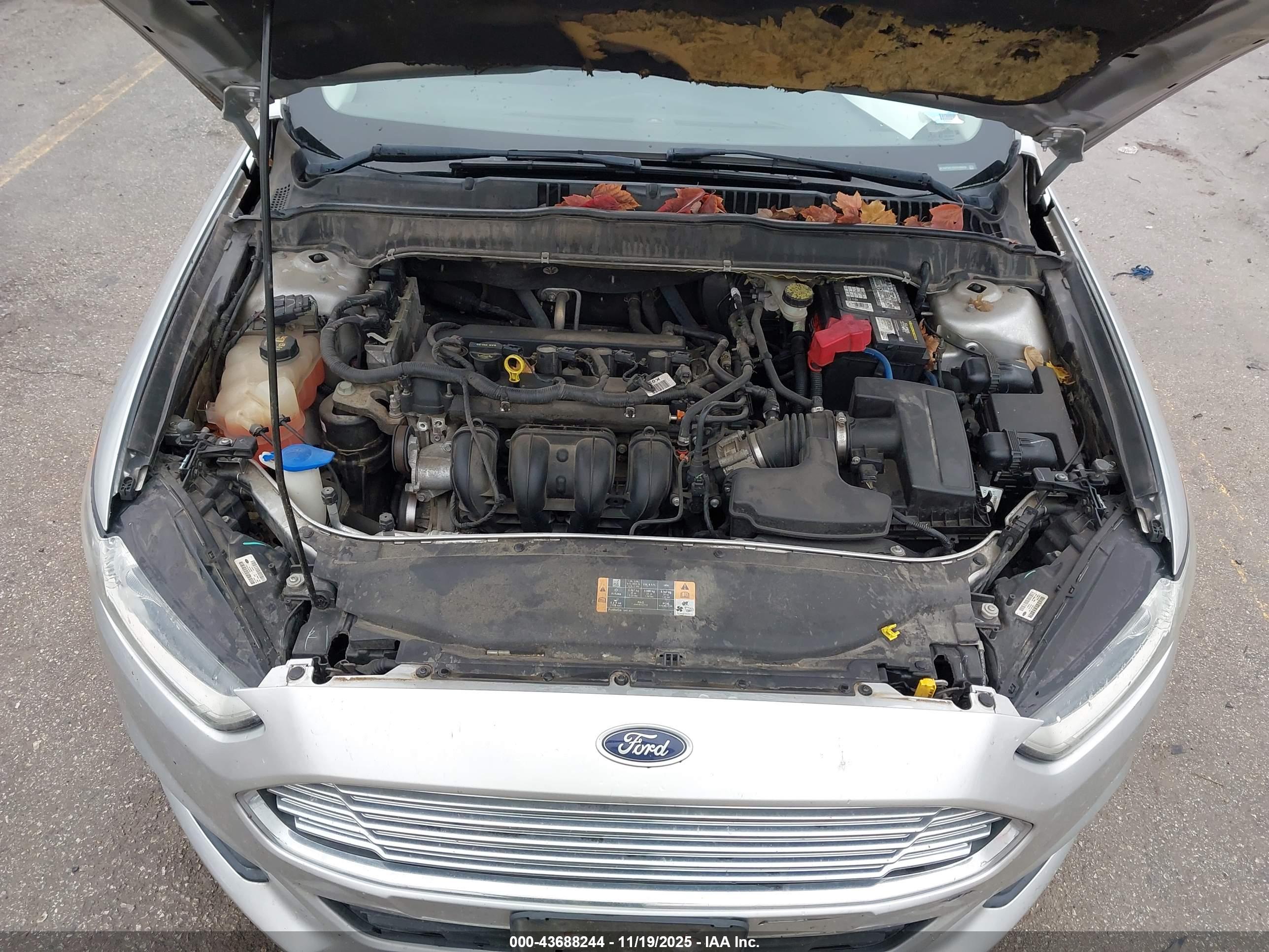 FORD FUSION image 10