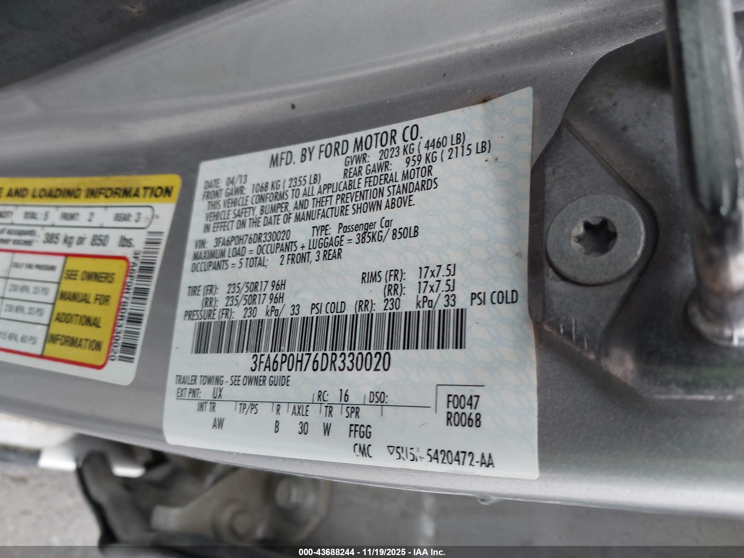 FORD FUSION image 9