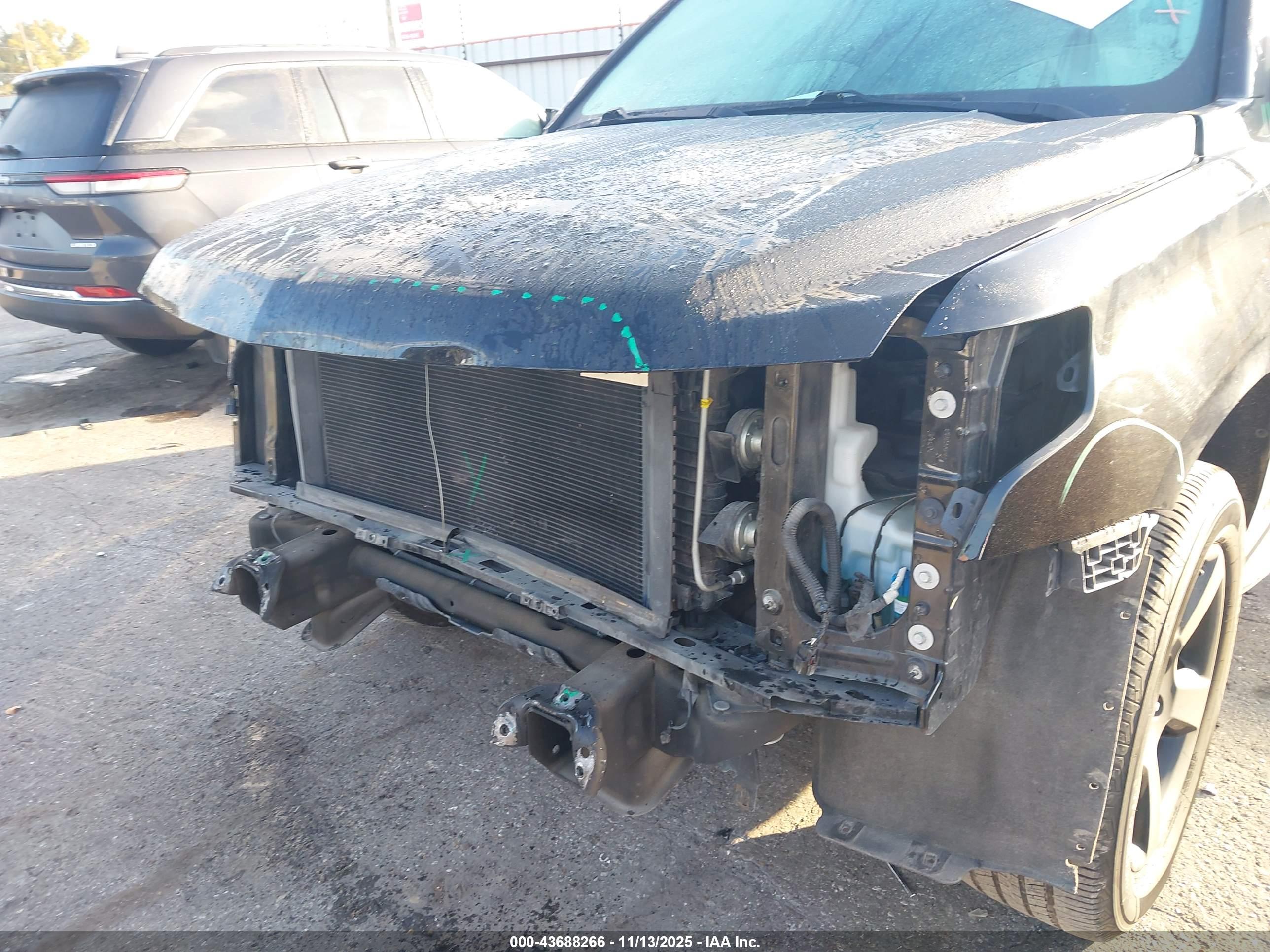 CHEVROLET TAHOE image 6